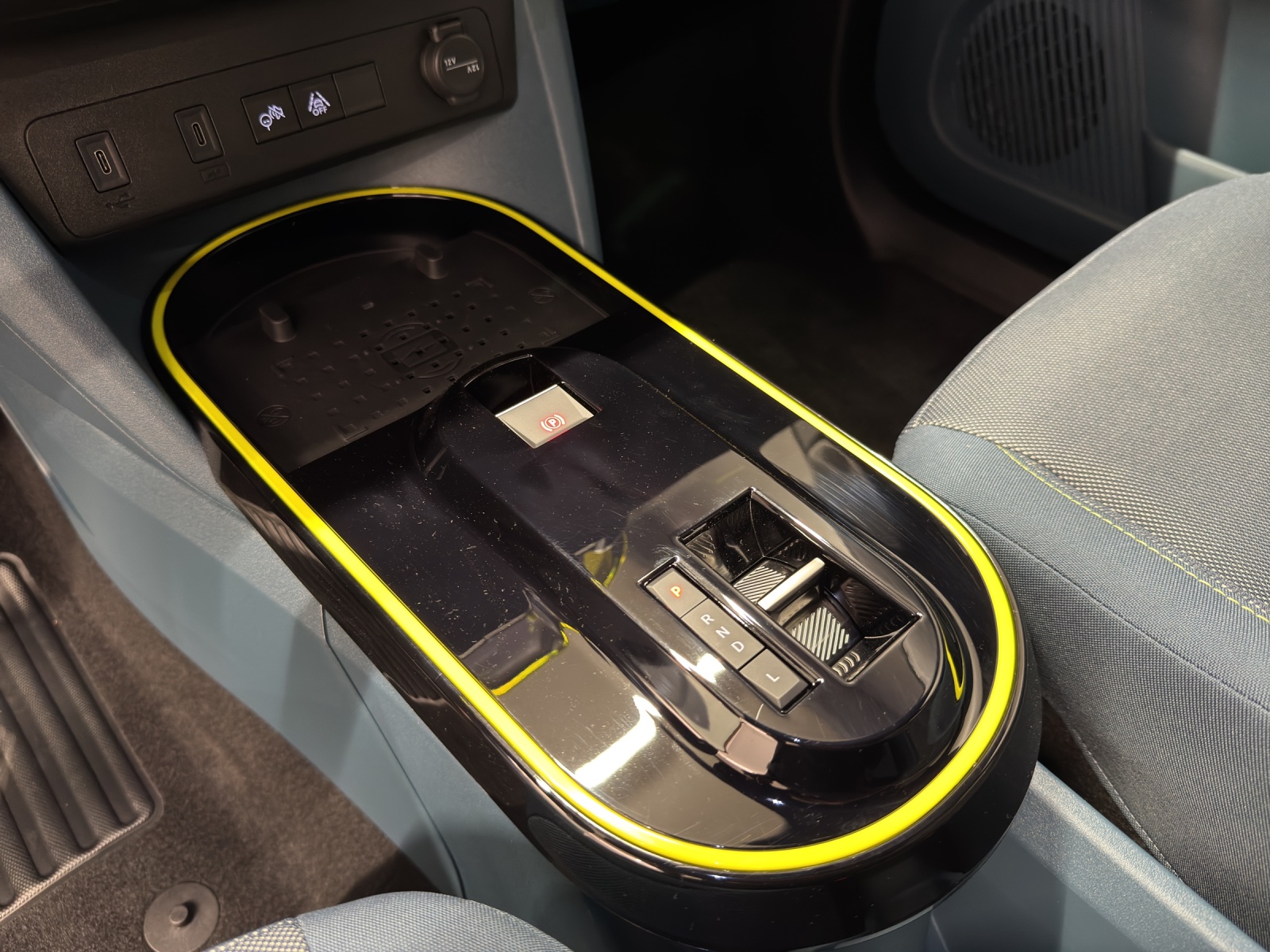 FIAT Grande Panda 1.2 Hybrid La Prima-image-14