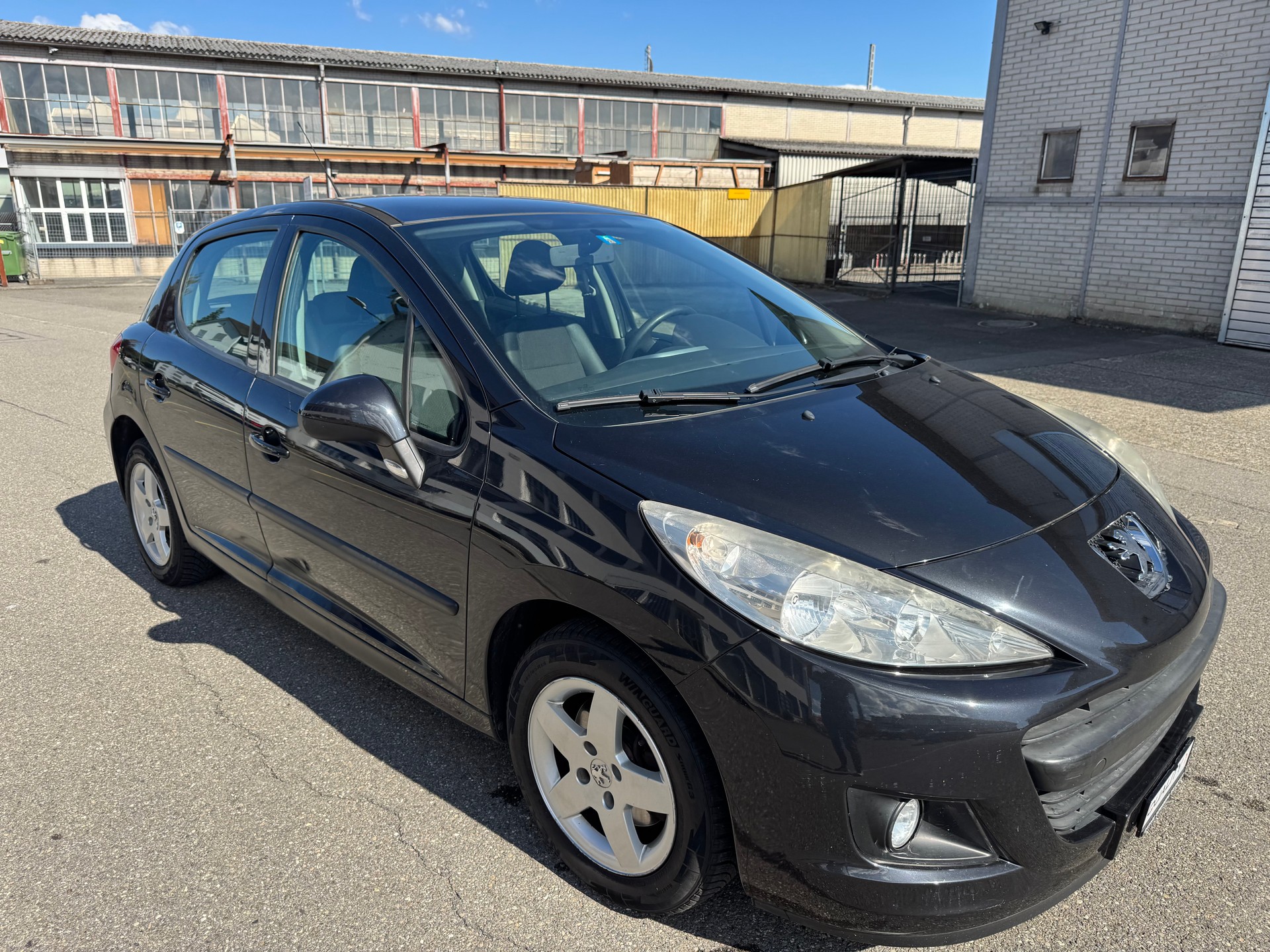 PEUGEOT 207 1.4 16V Sport-image-2