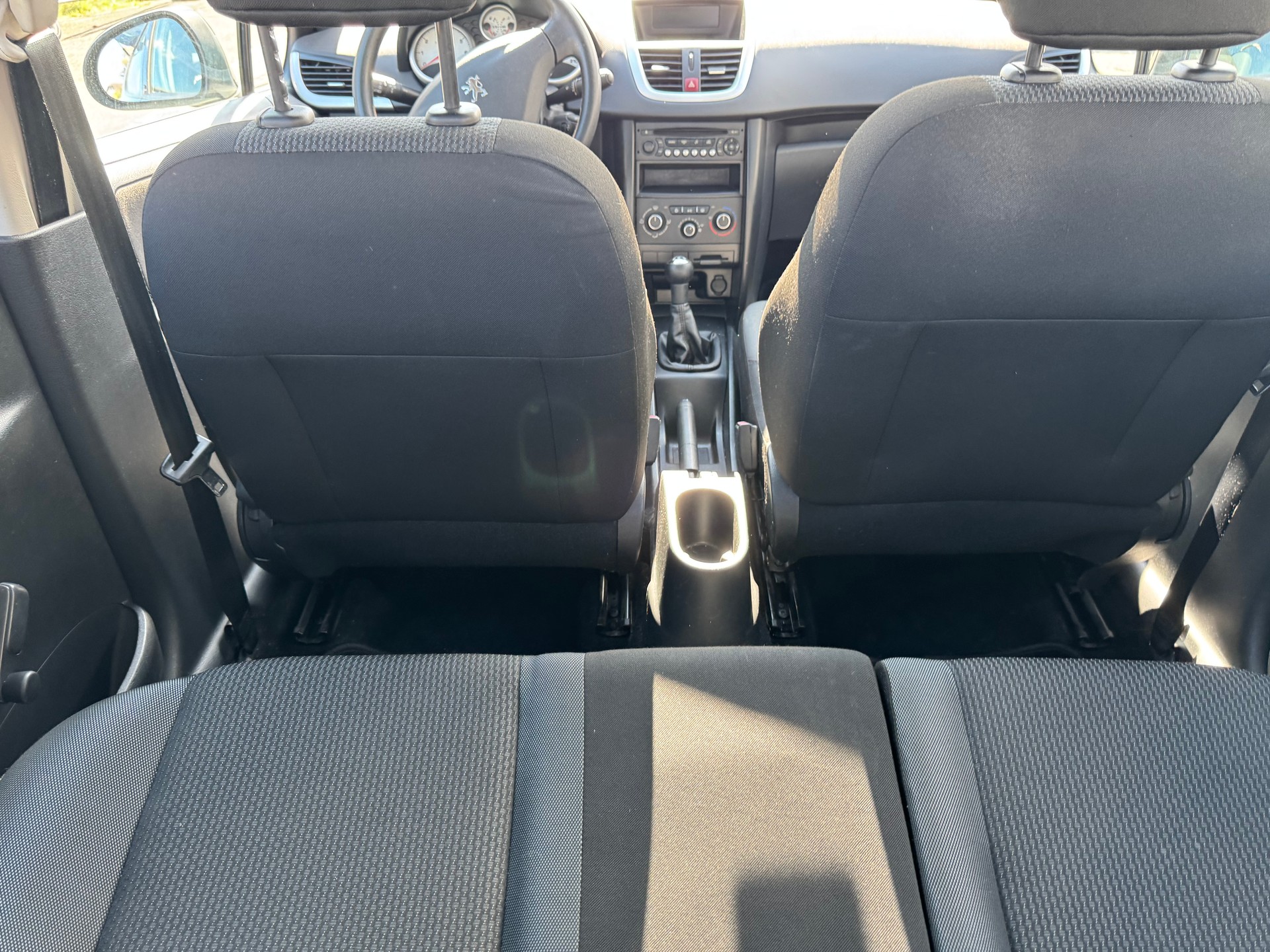 PEUGEOT 207 1.4 16V Sport-image-10