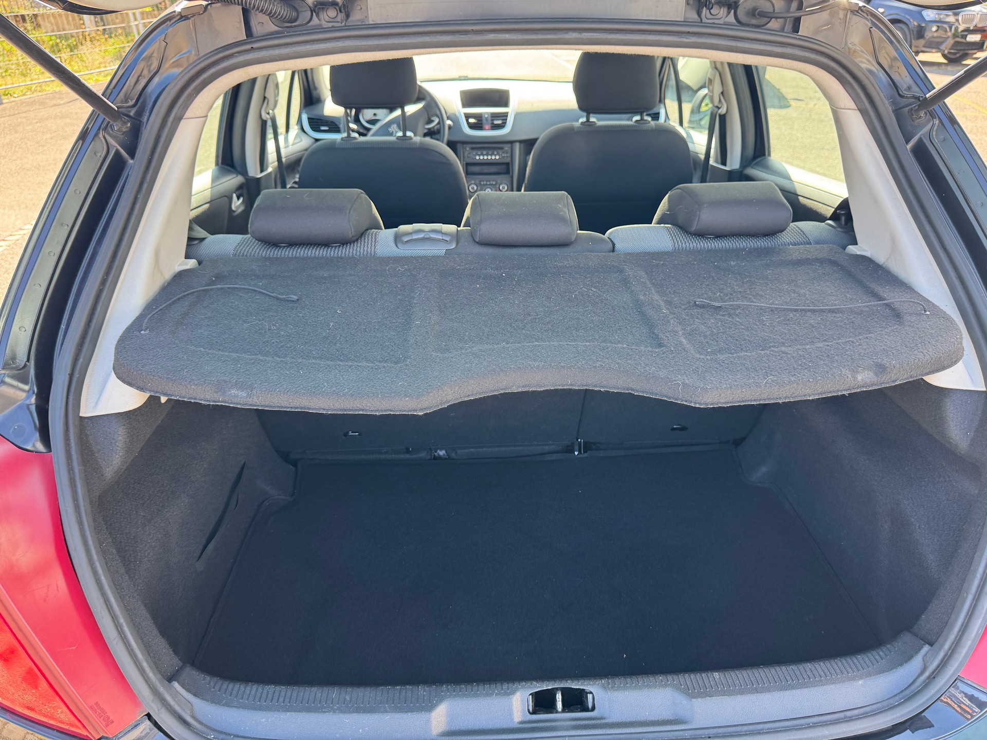 PEUGEOT 207 1.4 16V Sport-image-9