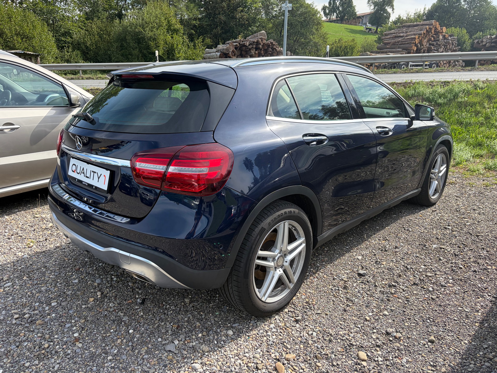 MERCEDES-BENZ GLA 200 d Urban 4Matic 7G-DCT-image-2