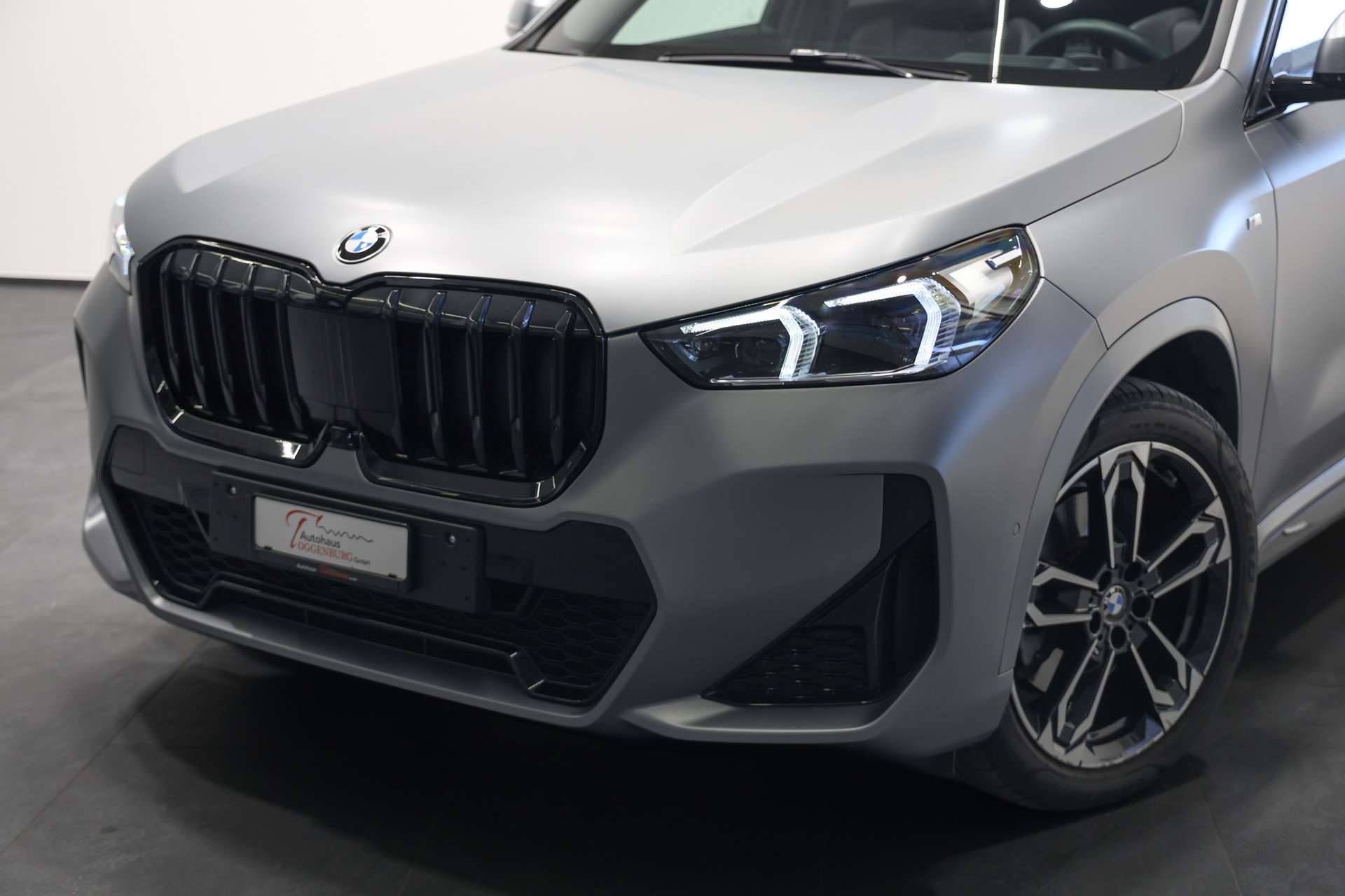 BMW X1 xDrive 23d 48V M Sport *CH-Fahrzeug*Invididual-Grau Matt Lackierung*BMW Garantie bis 10.2027*-image-8
