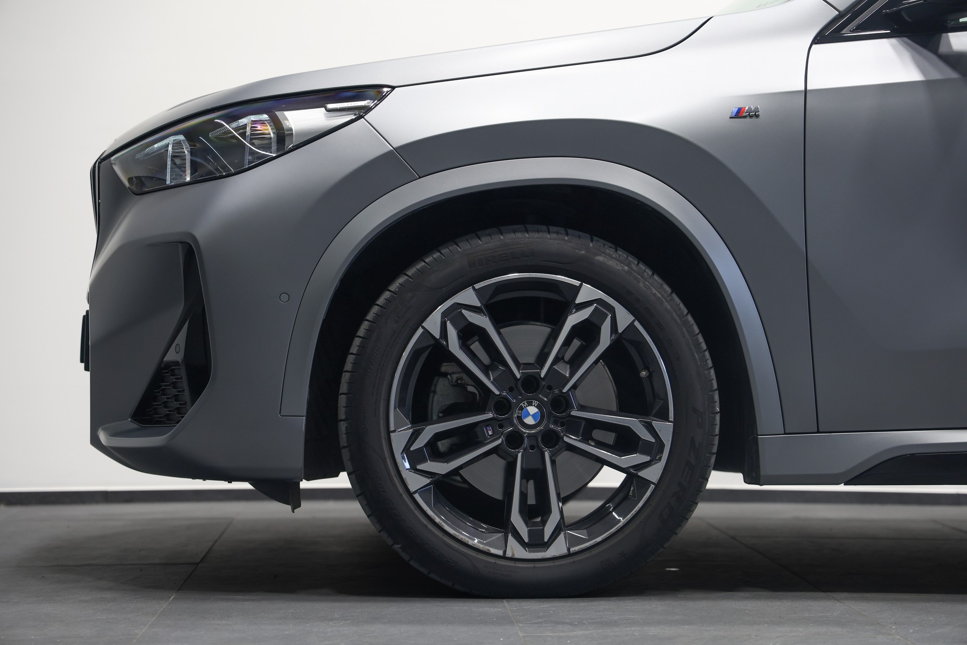 BMW X1 xDrive 23d 48V M Sport *CH-Fahrzeug*Invididual-Grau Matt Lackierung*BMW Garantie bis 10.2027*-image-12