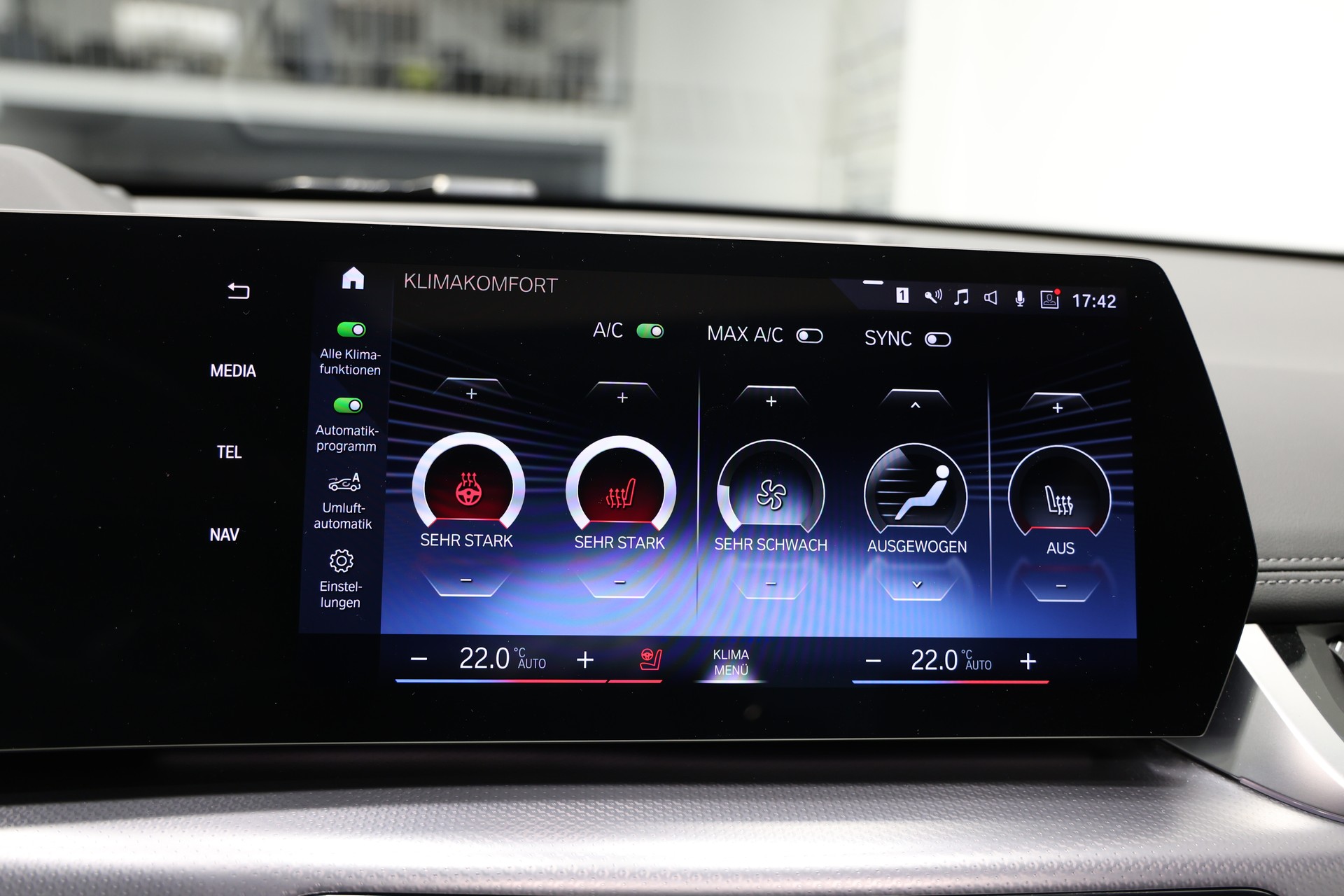 BMW X1 xDrive 23d 48V M Sport *CH-Fahrzeug*Invididual-Grau Matt Lackierung*BMW Garantie bis 10.2027*-image-29