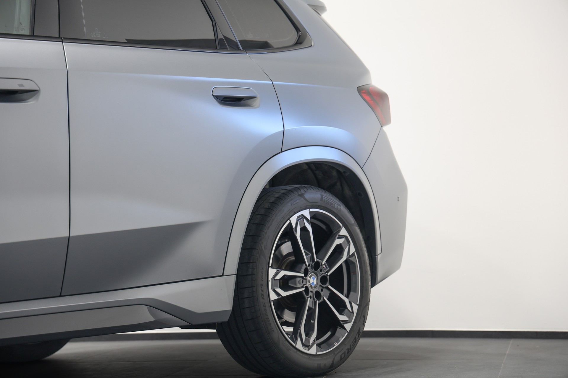 BMW X1 xDrive 23d 48V M Sport *CH-Fahrzeug*Invididual-Grau Matt Lackierung*BMW Garantie bis 10.2027*-image-10