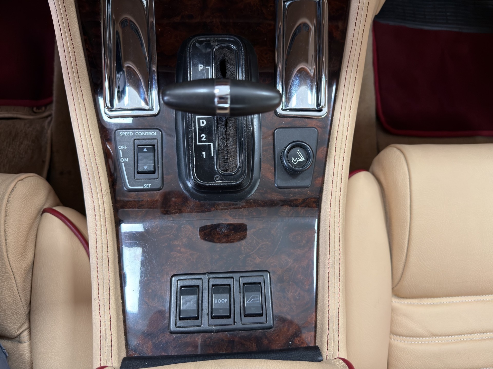 JAGUAR XJS 5.3 V12 Convertible-image-26
