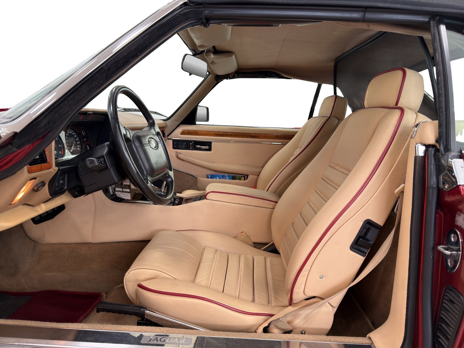 JAGUAR XJS 5.3 V12 Convertible-image-18