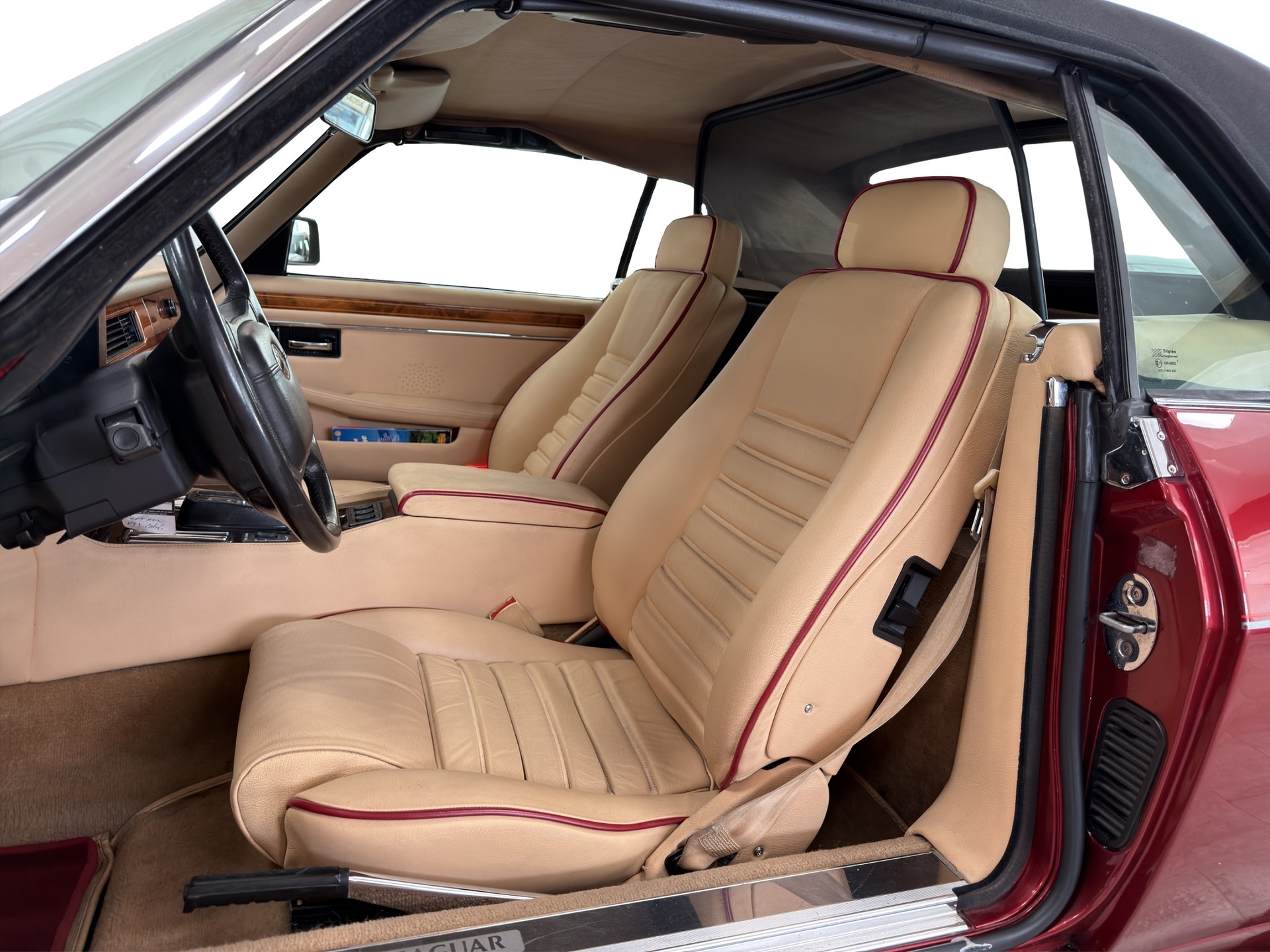 JAGUAR XJS 5.3 V12 Convertible-image-19