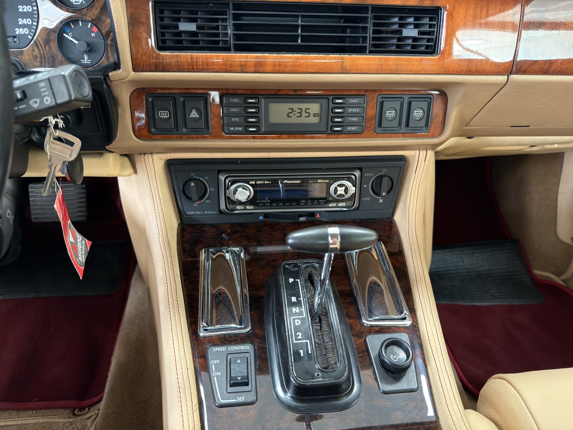 JAGUAR XJS 5.3 V12 Convertible-image-23