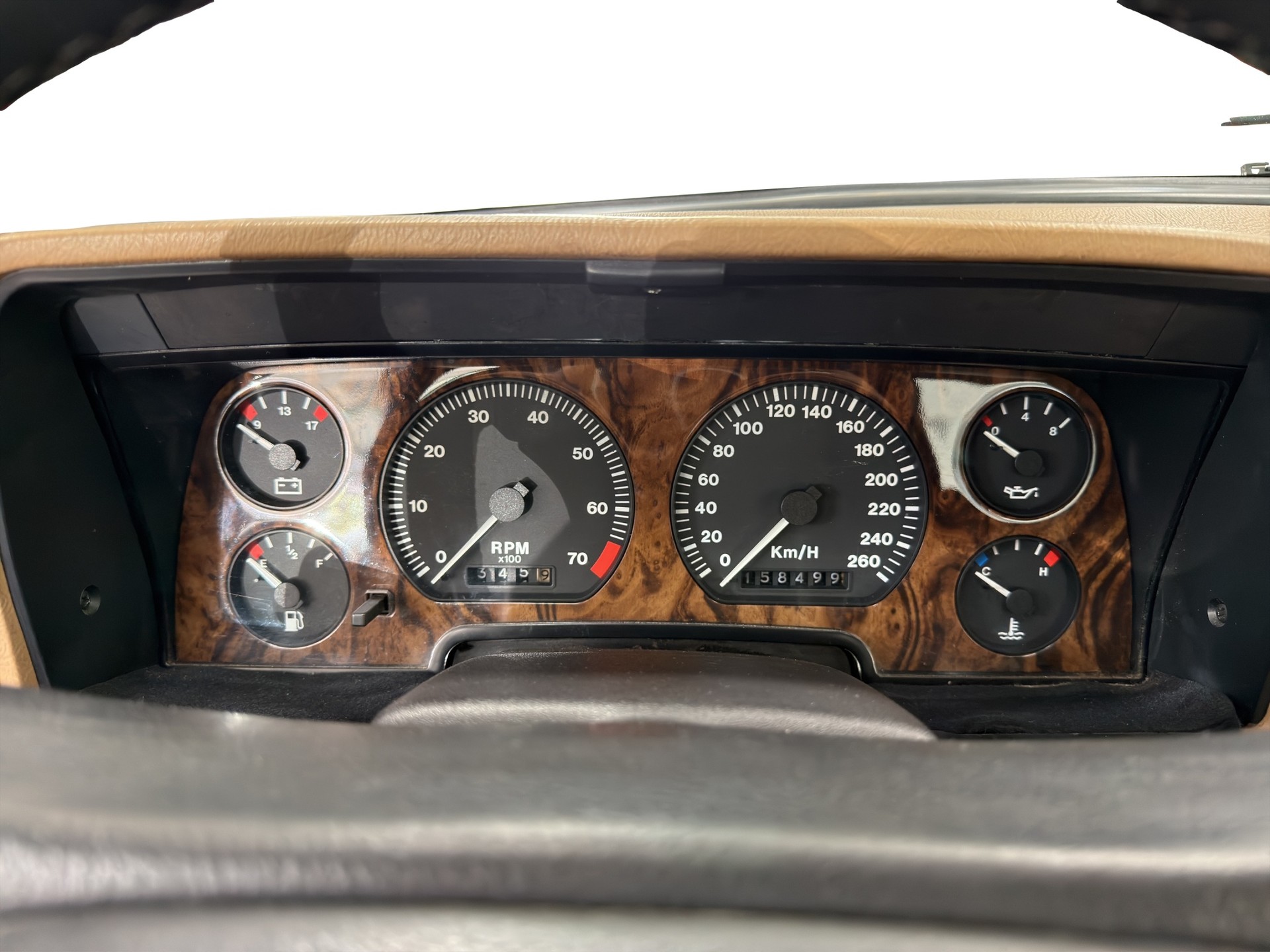 JAGUAR XJS 5.3 V12 Convertible-image-21