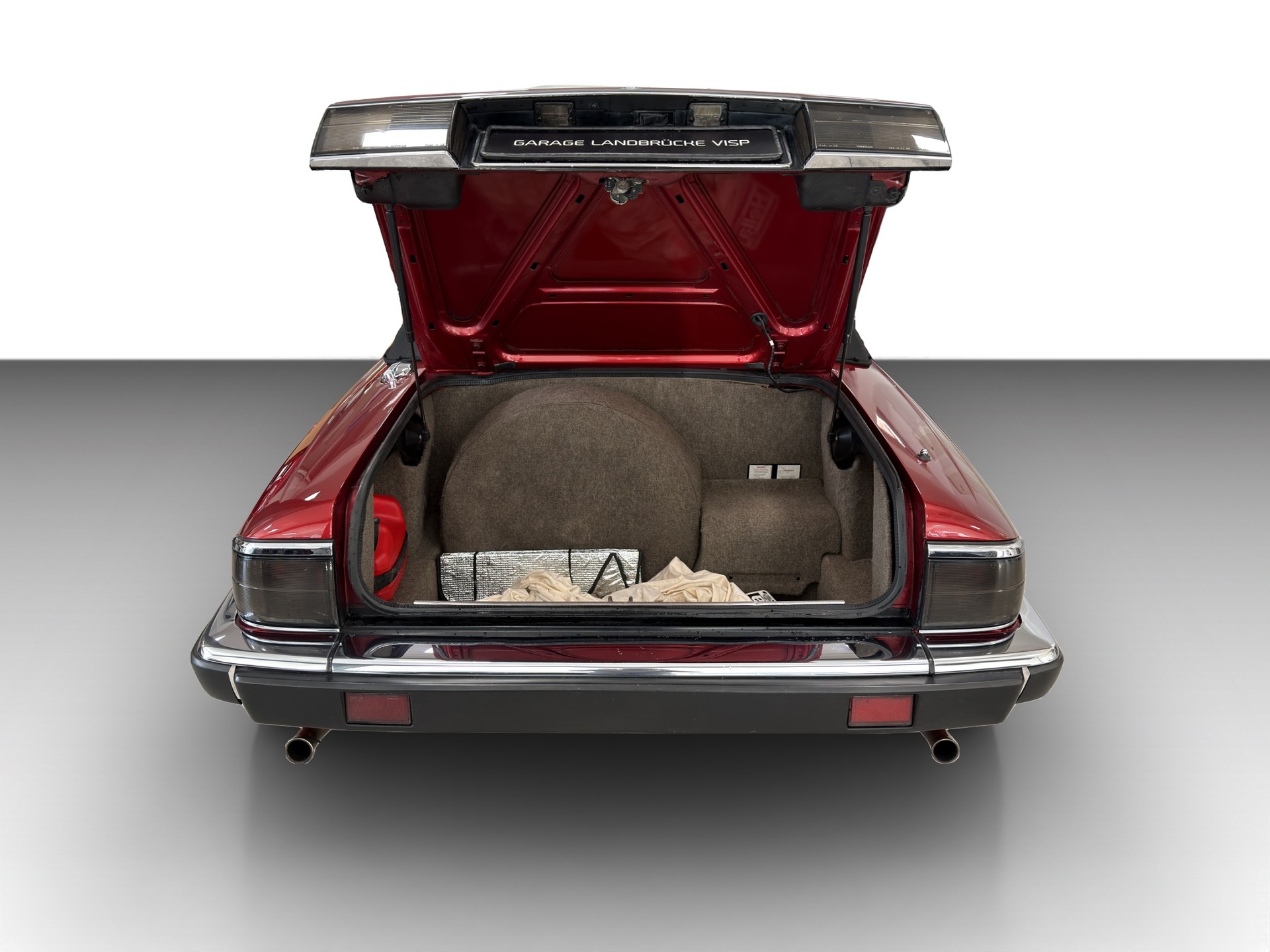 JAGUAR XJS 5.3 V12 Convertible-image-12