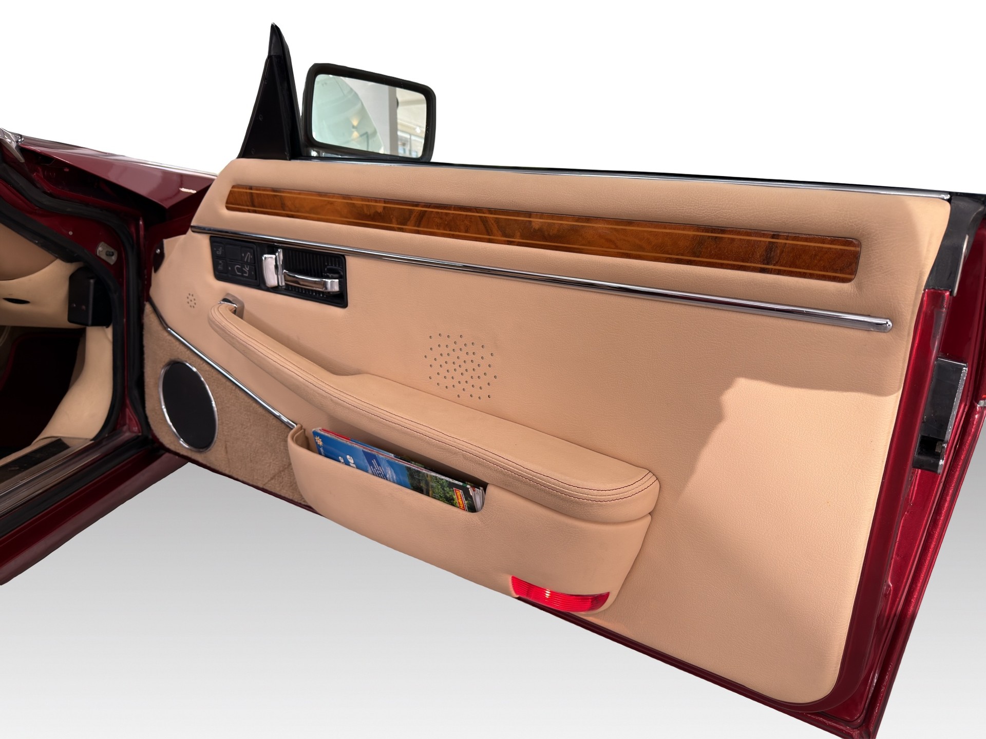 JAGUAR XJS 5.3 V12 Convertible-image-5