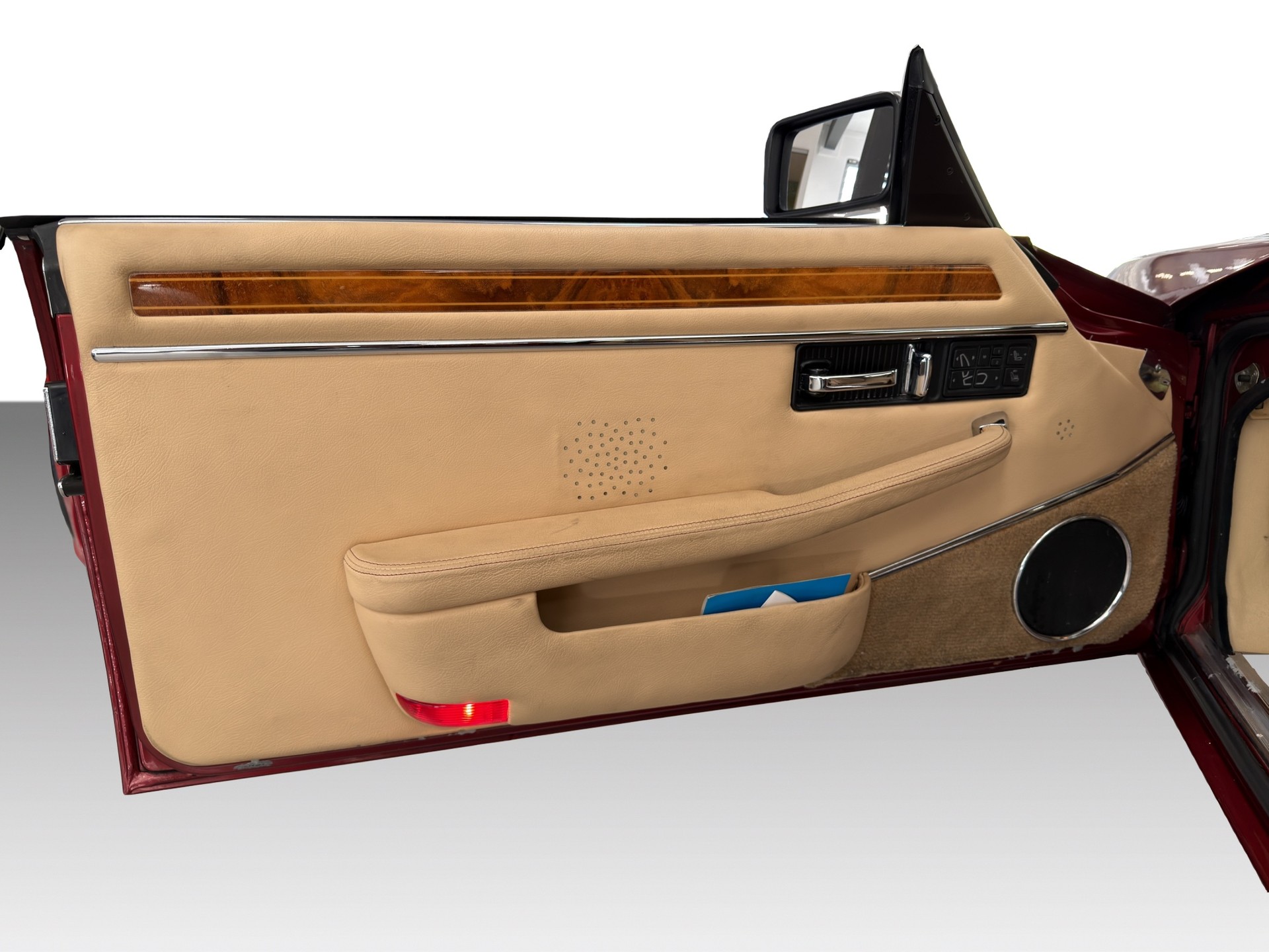 JAGUAR XJS 5.3 V12 Convertible-image-17