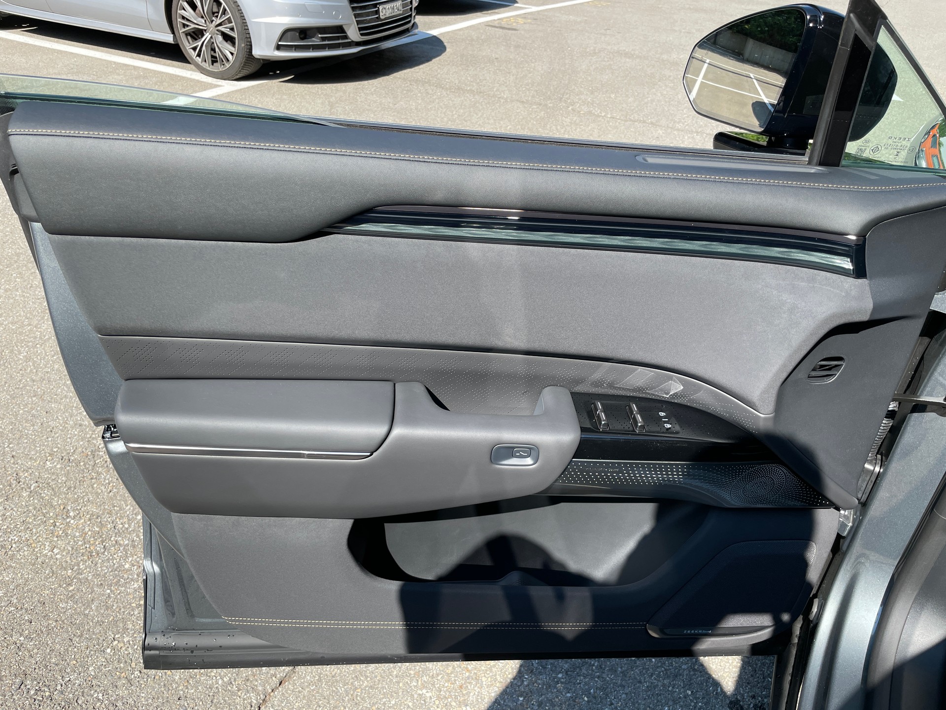 ZEEKR 7X 100kWh Privilege AWD mit Comfort und Cockpitpaket, AHK, Modell 2026-image-11