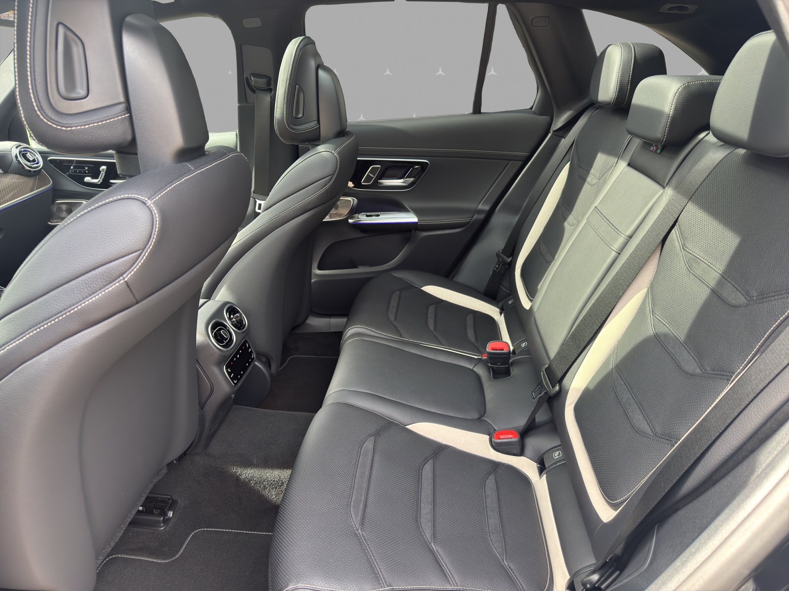MERCEDES-BENZ GLC 53 AMG 4Matic+ 9G-Tronic-image-13