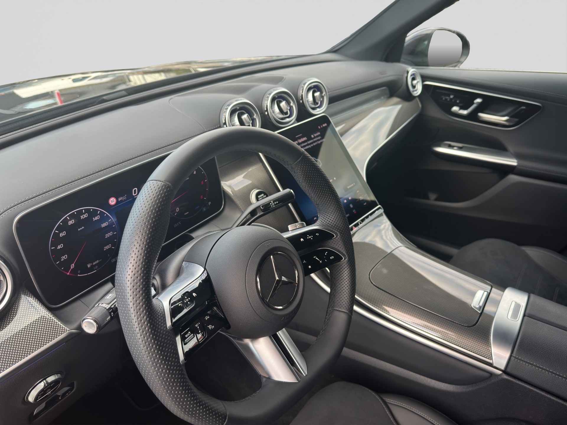 MERCEDES-BENZ GLC 300 d AMG Line 4MATIC-image-6