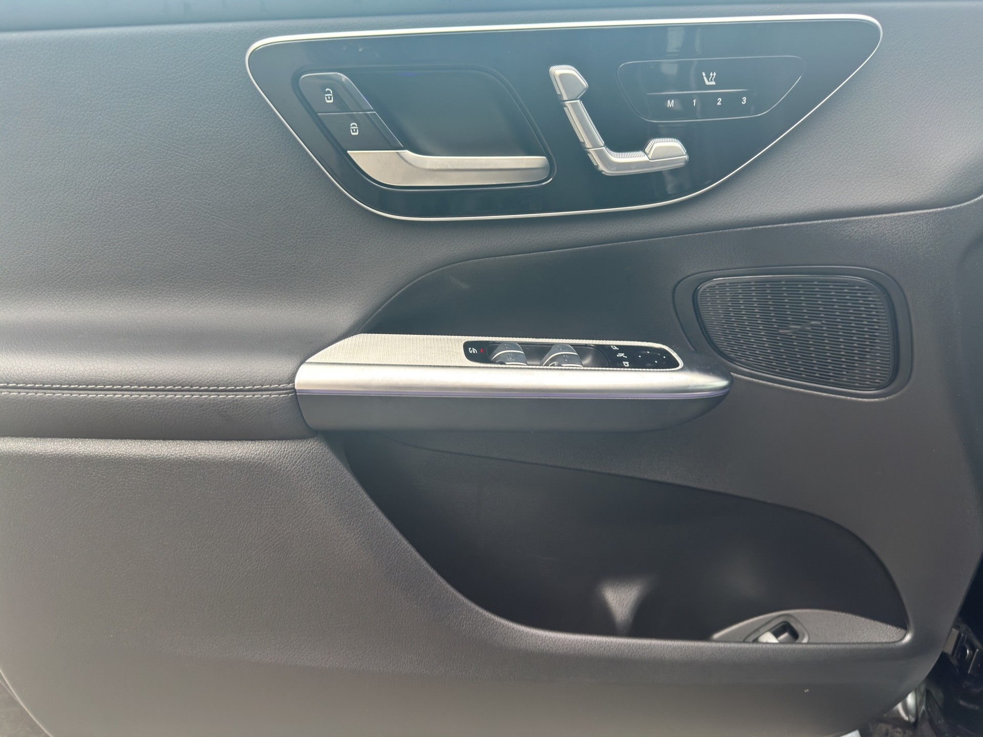 MERCEDES-BENZ GLC 300 d AMG Line 4MATIC-image-8