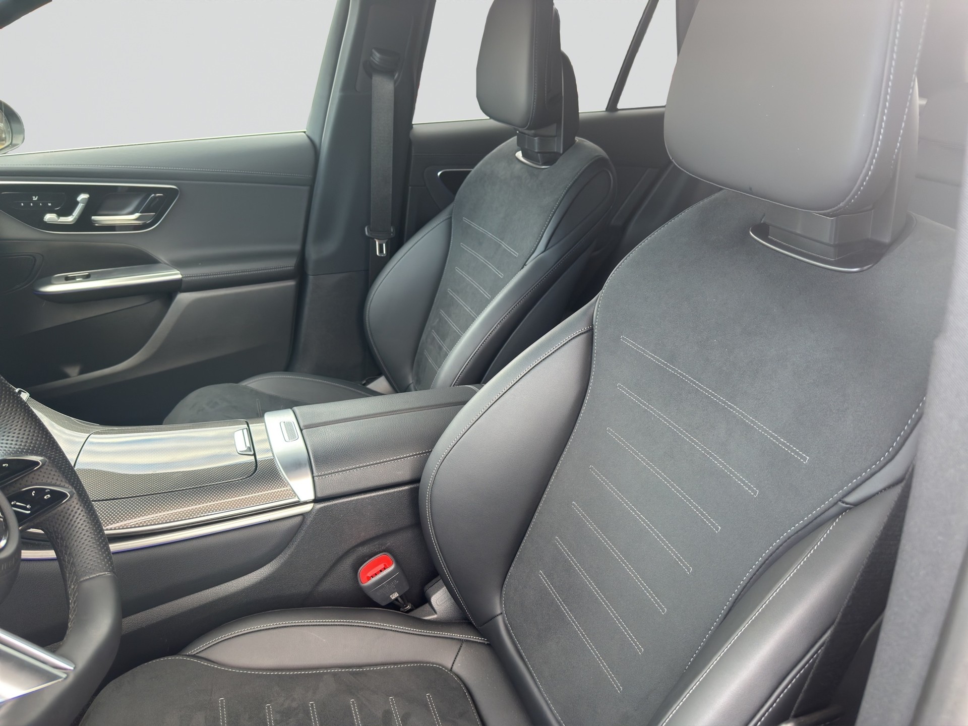 MERCEDES-BENZ GLC 300 d AMG Line 4MATIC-image-5