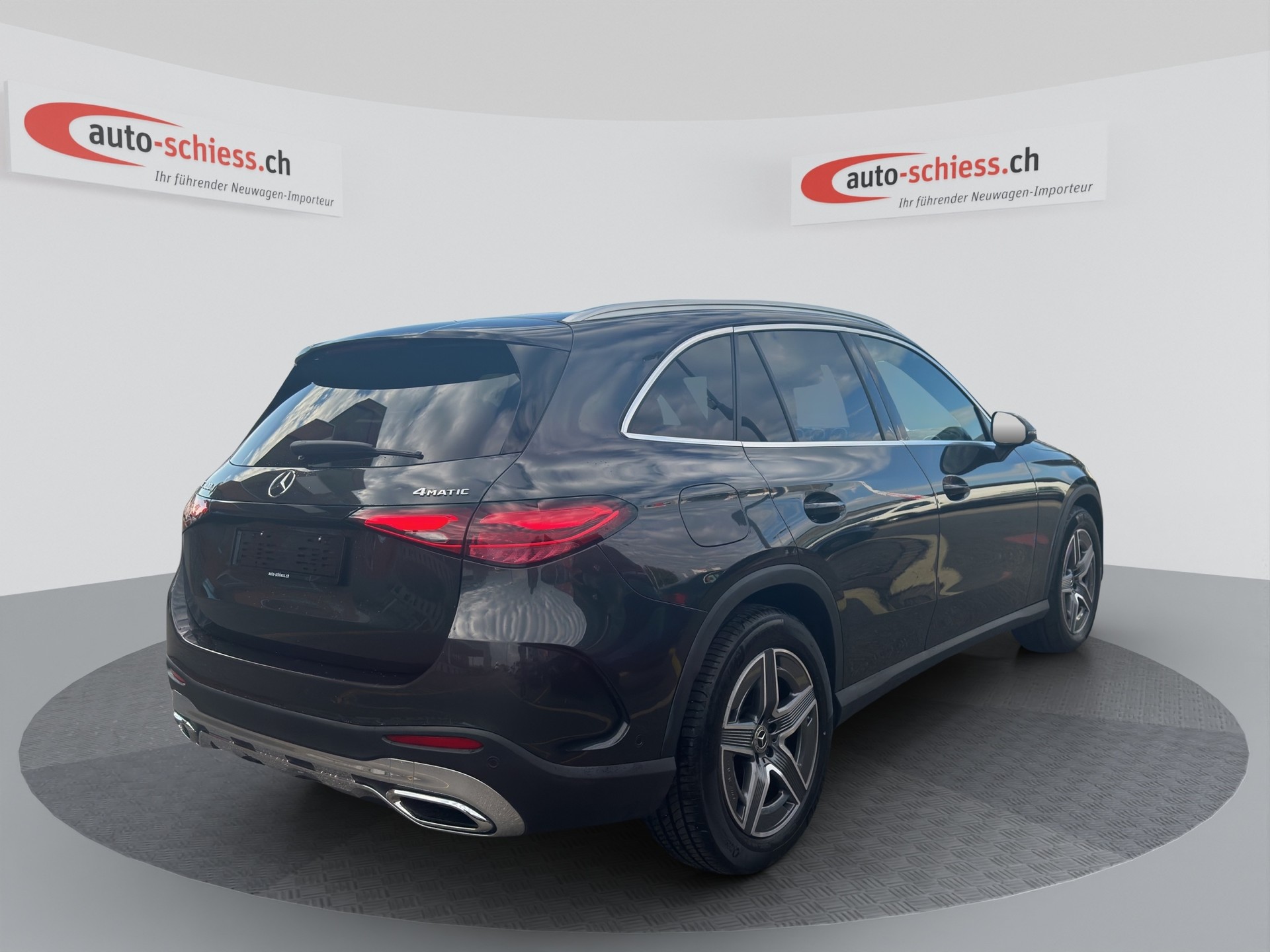 MERCEDES-BENZ GLC 300 d AMG Line 4MATIC-image-4