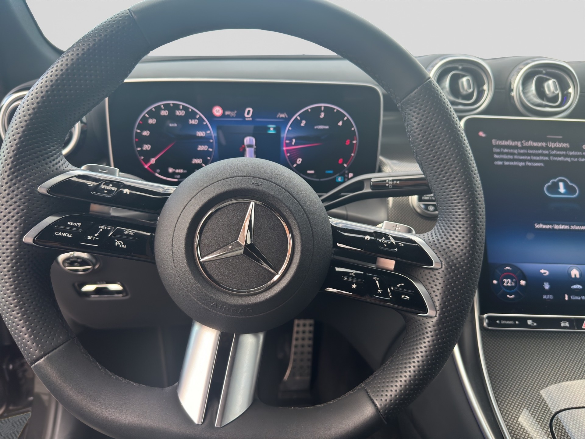 MERCEDES-BENZ GLC 300 d AMG Line 4MATIC-image-10