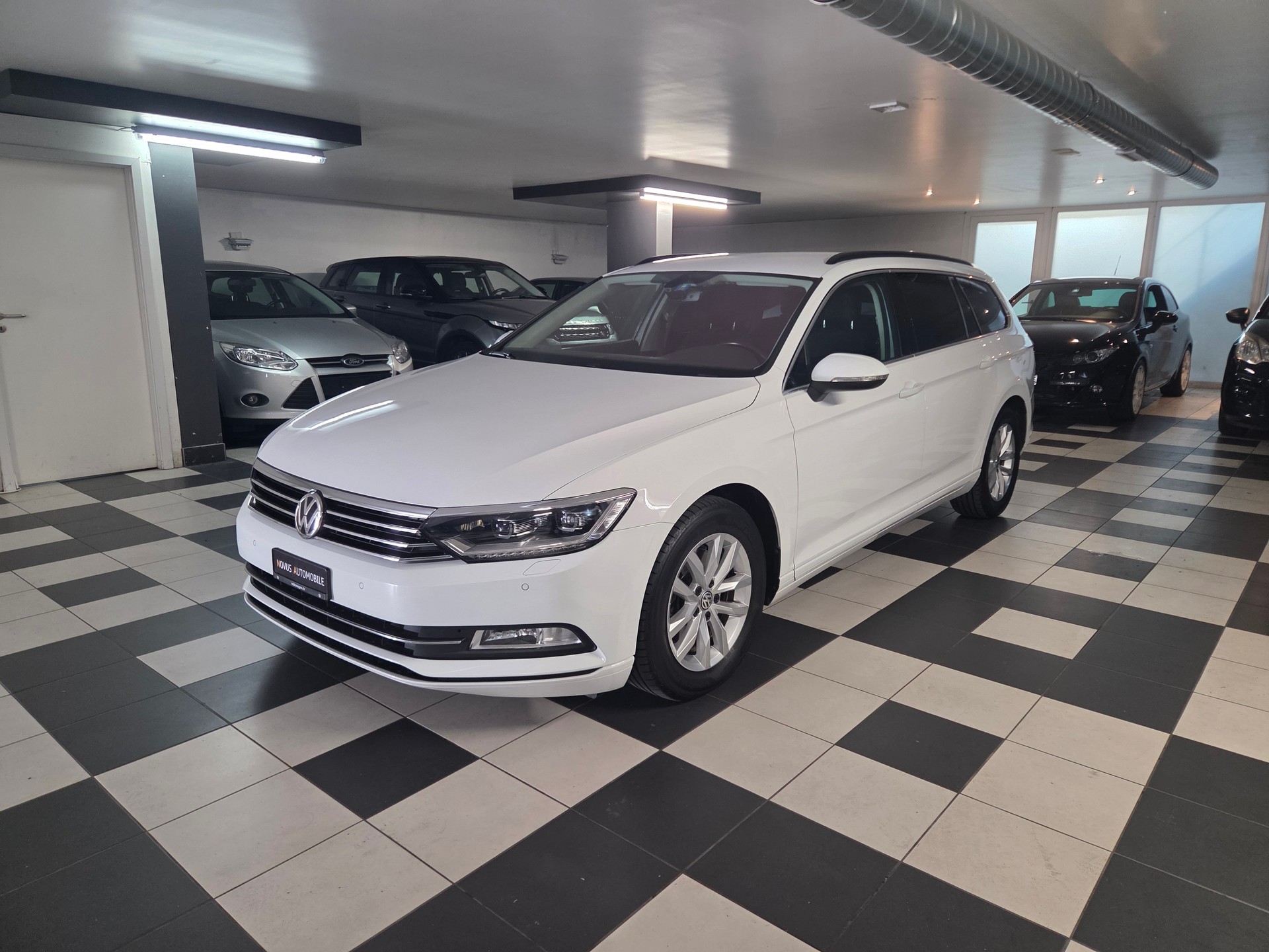 VW Passat Variant 2.0 TDI BMT Trendline DSG-image-0
