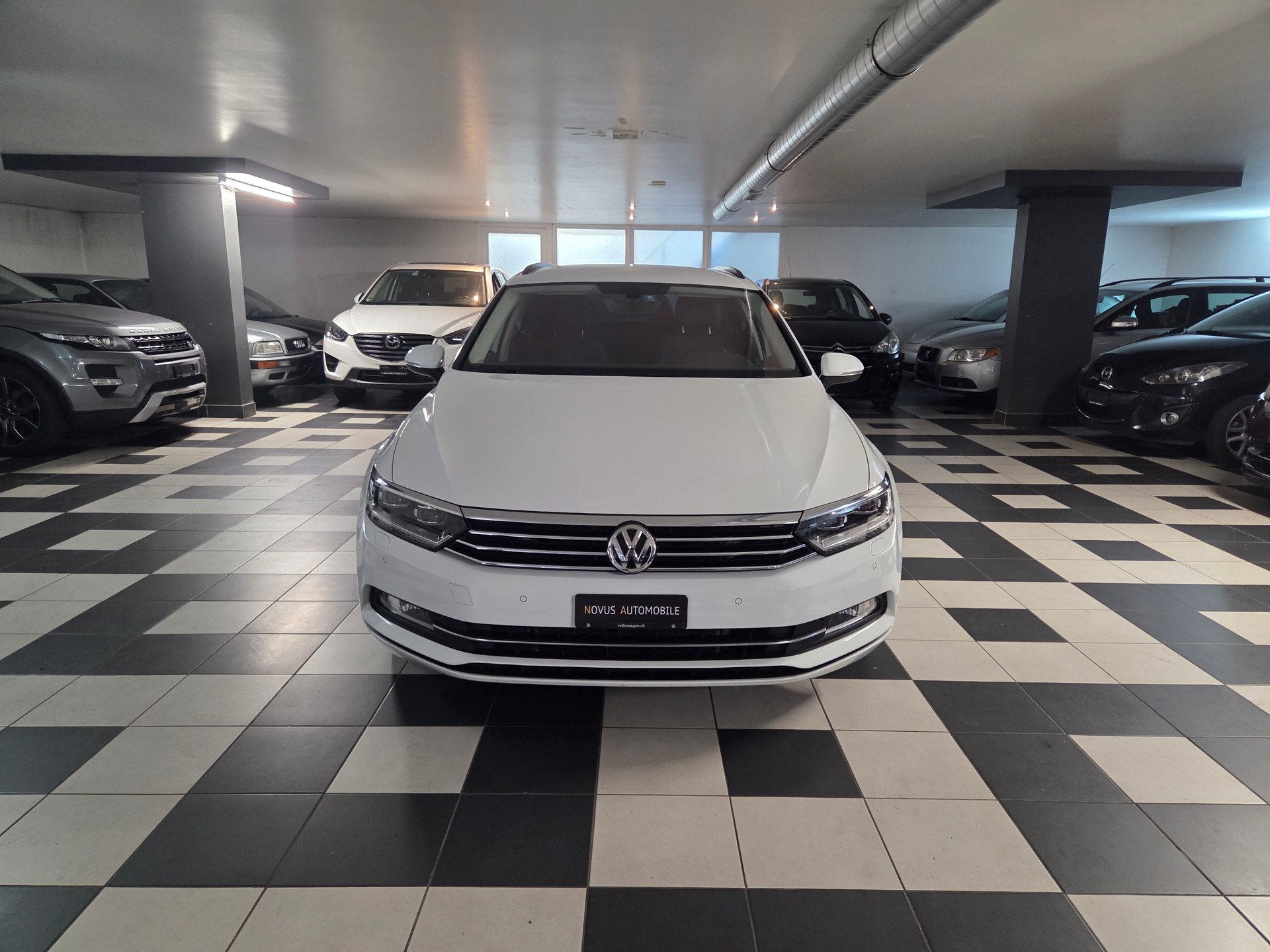 VW Passat Variant 2.0 TDI BMT Trendline DSG-image-7