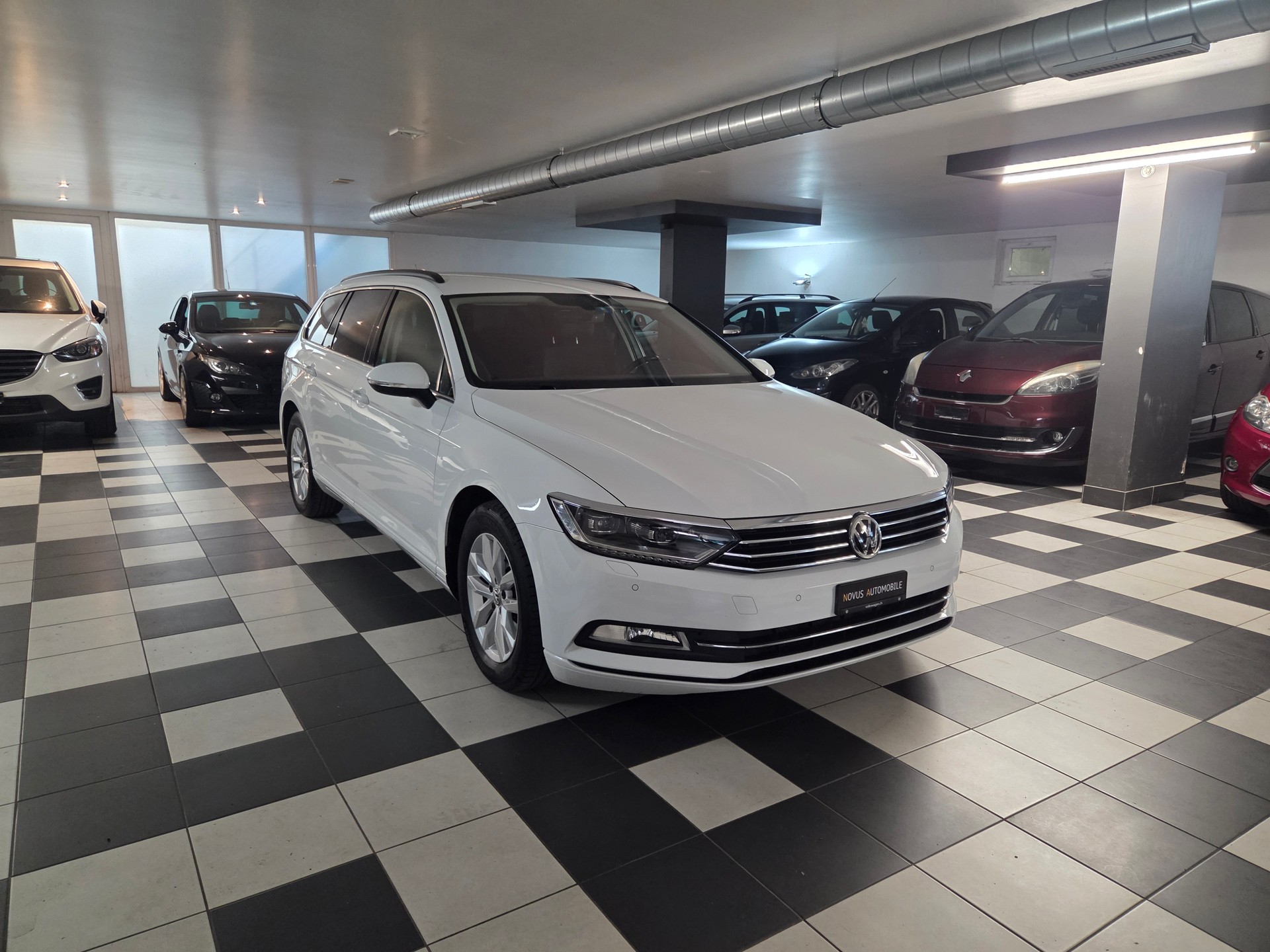 VW Passat Variant 2.0 TDI BMT Trendline DSG-image-6