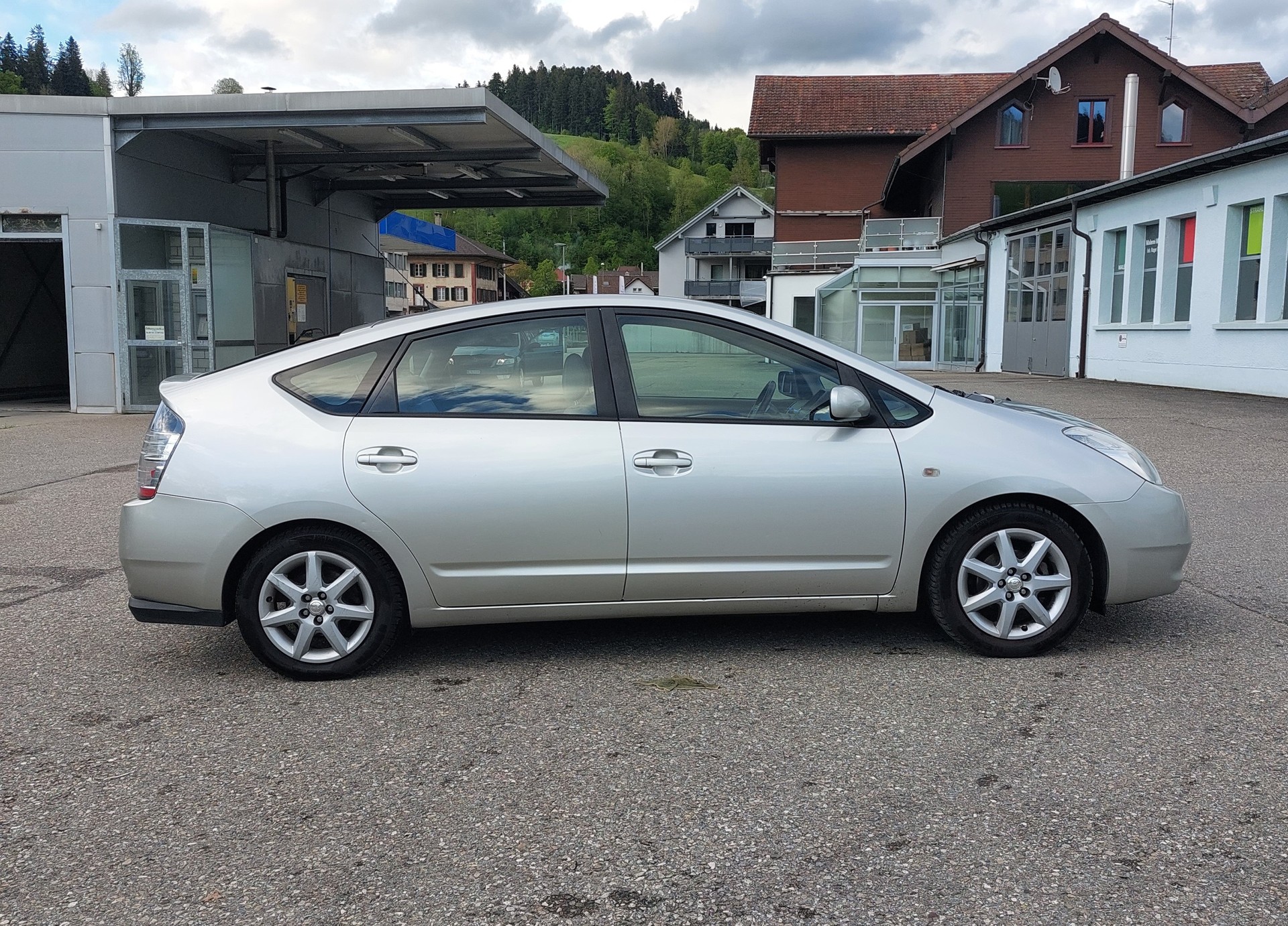 TOYOTA Prius 1.5 16V Hybrid-image-4