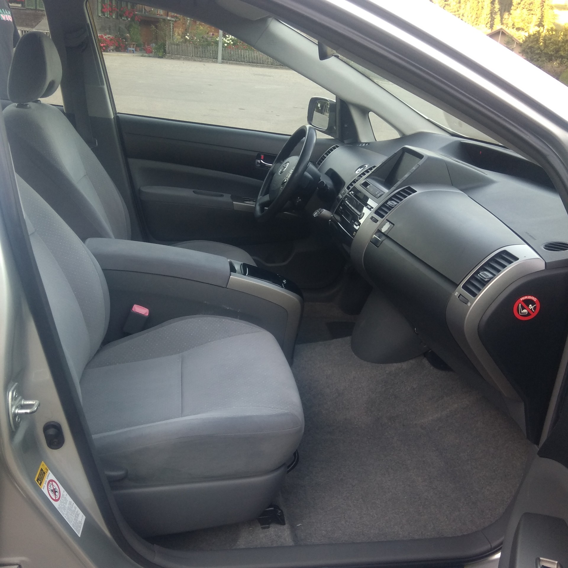 TOYOTA Prius 1.5 16V Hybrid-image-12