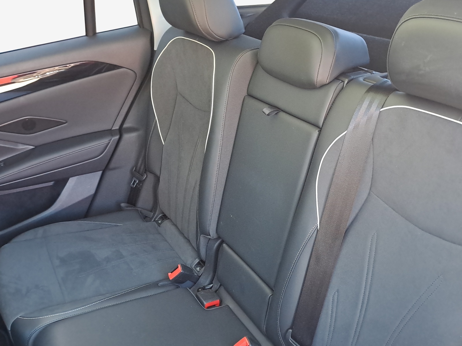 VW Tiguan 2.0 TSI DSG Elegance 4Motion-image-11