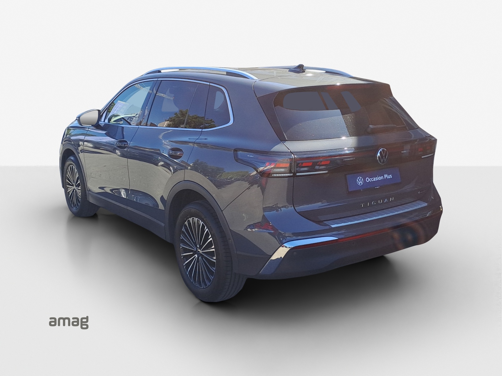 VW Tiguan 2.0 TSI DSG Elegance 4Motion-image-2