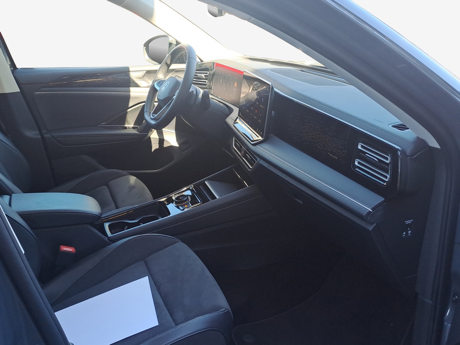 VW Tiguan 2.0 TSI DSG Elegance 4Motion-image-13