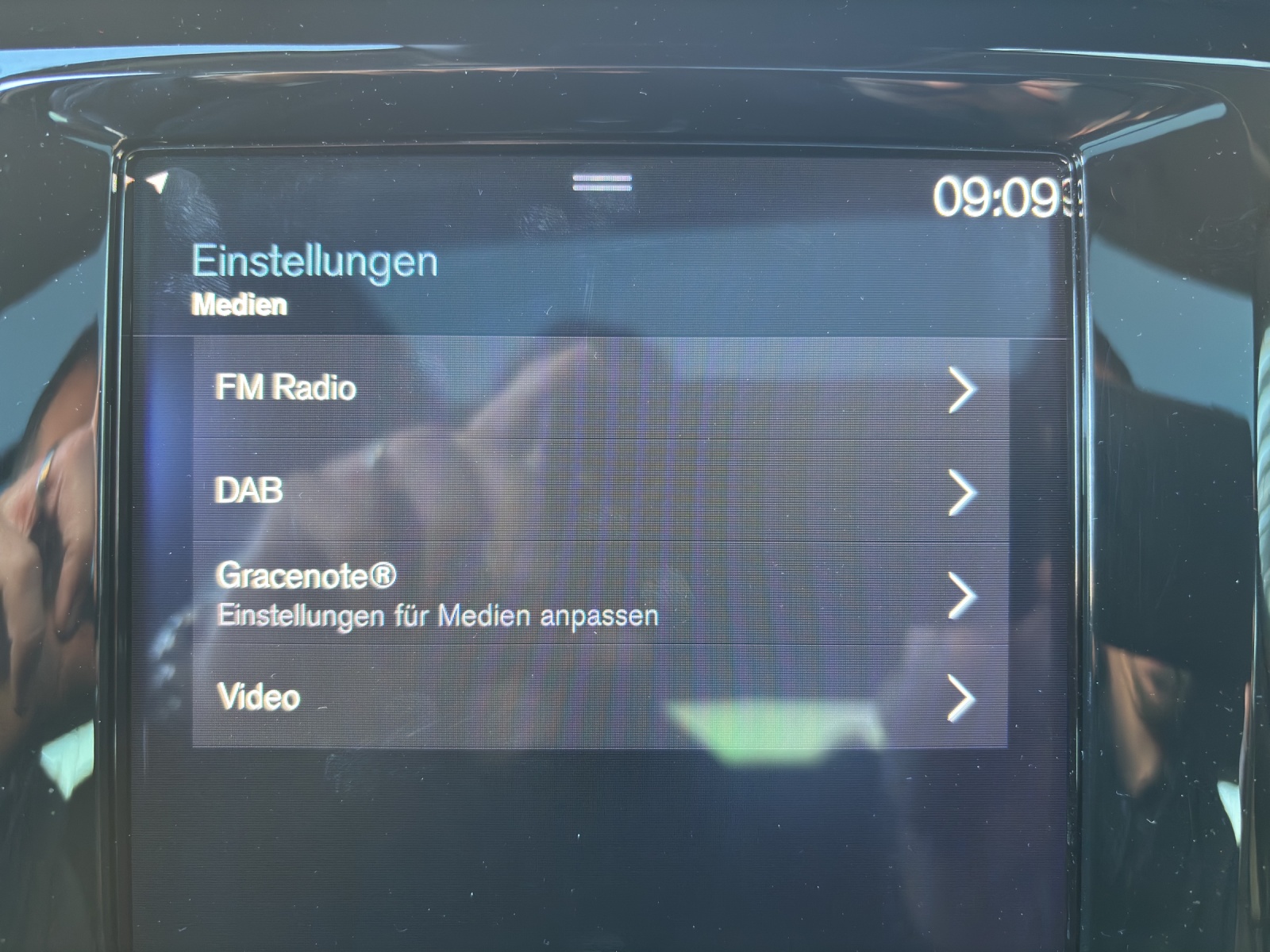 VOLVO V60 Cross Country D4 AWD Geartronic mit AHK, Panorama-Glas-Schiebedach, Standheizung & Winterräder-image-24