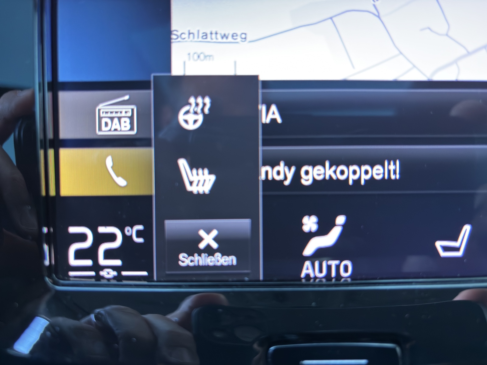 VOLVO V60 Cross Country D4 AWD Geartronic mit AHK, Panorama-Glas-Schiebedach, Standheizung & Winterräder-image-23