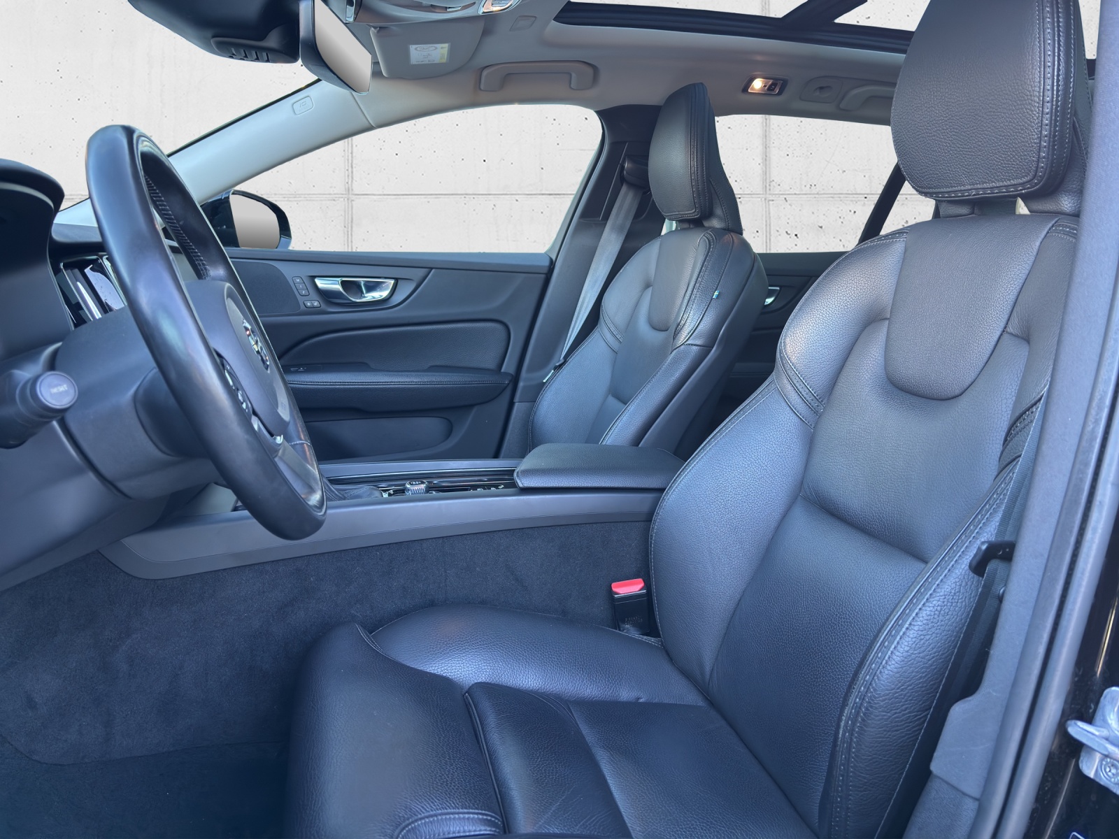 VOLVO V60 Cross Country D4 AWD Geartronic mit AHK, Panorama-Glas-Schiebedach, Standheizung & Winterräder-image-26