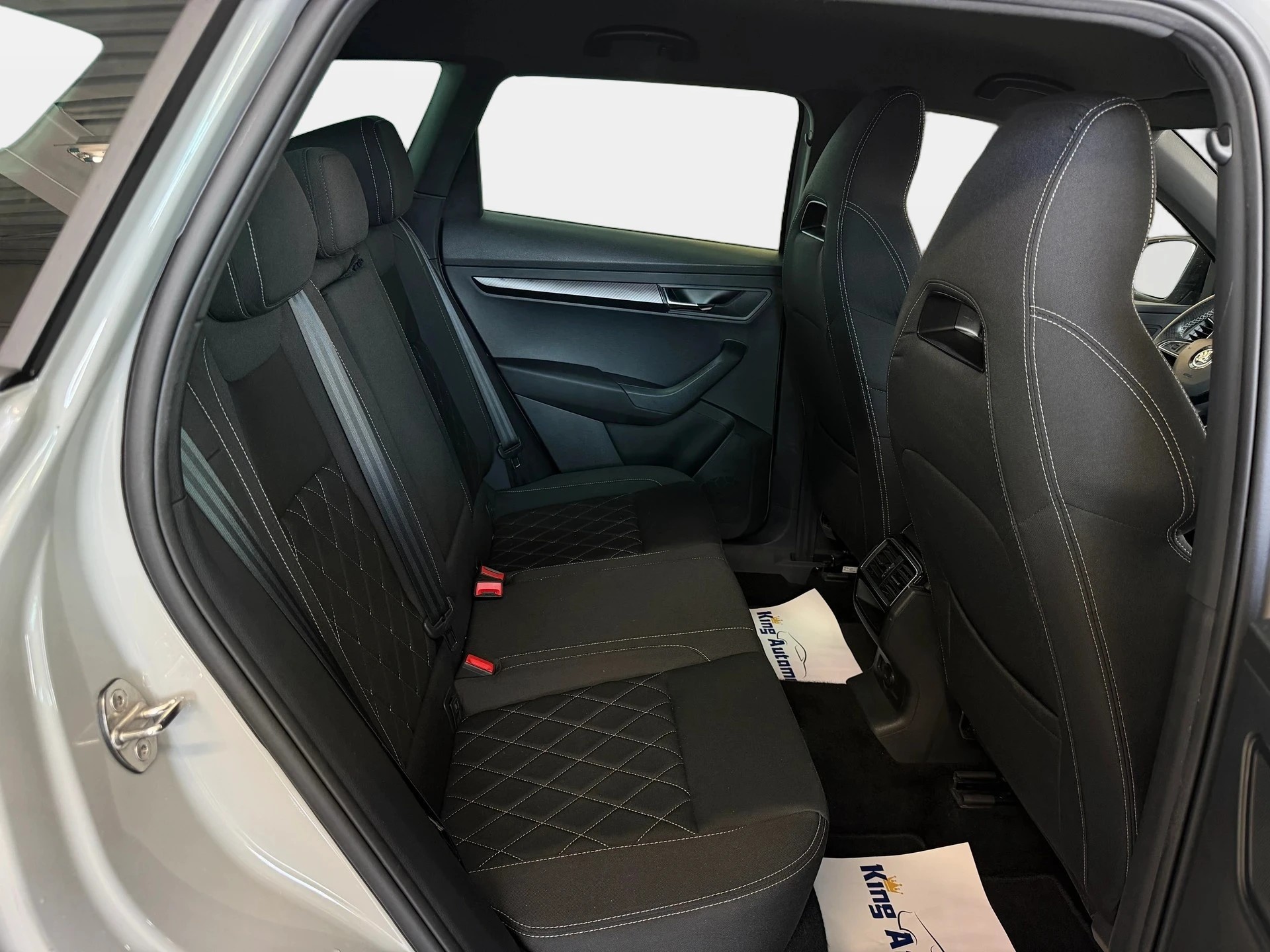 SKODA Karoq 2.0 TSI SportLine 4x4 DSG | CH-Auto | Aus 1-Hand | Frisch MFK | RF-Kamera-image-10