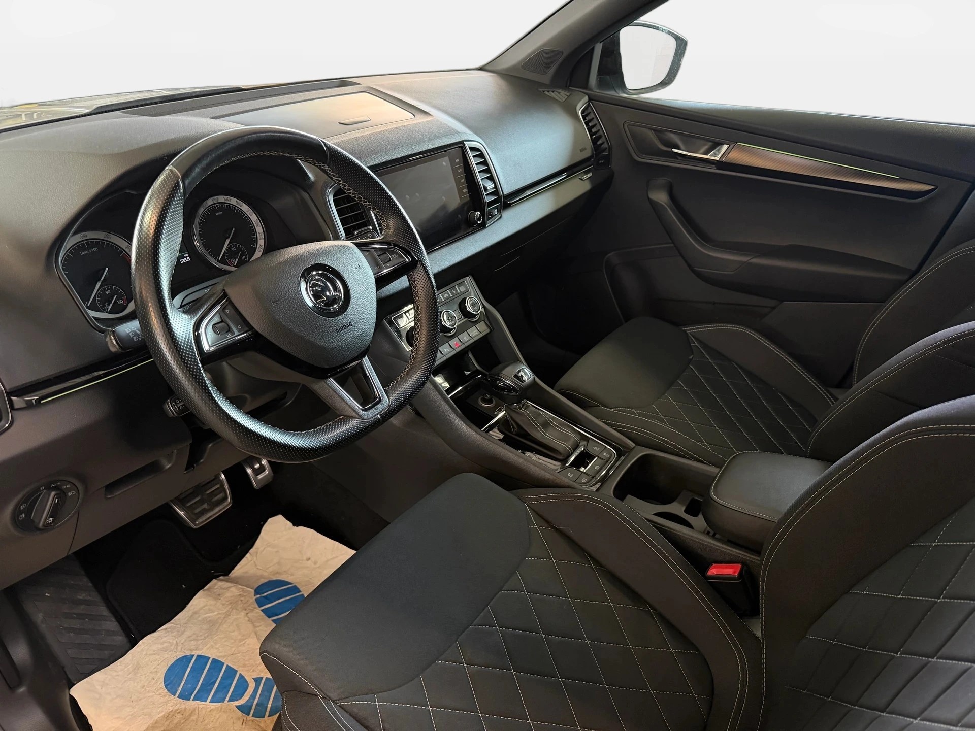 SKODA Karoq 2.0 TSI SportLine 4x4 DSG | CH-Auto | Aus 1-Hand | Frisch MFK | RF-Kamera-image-7