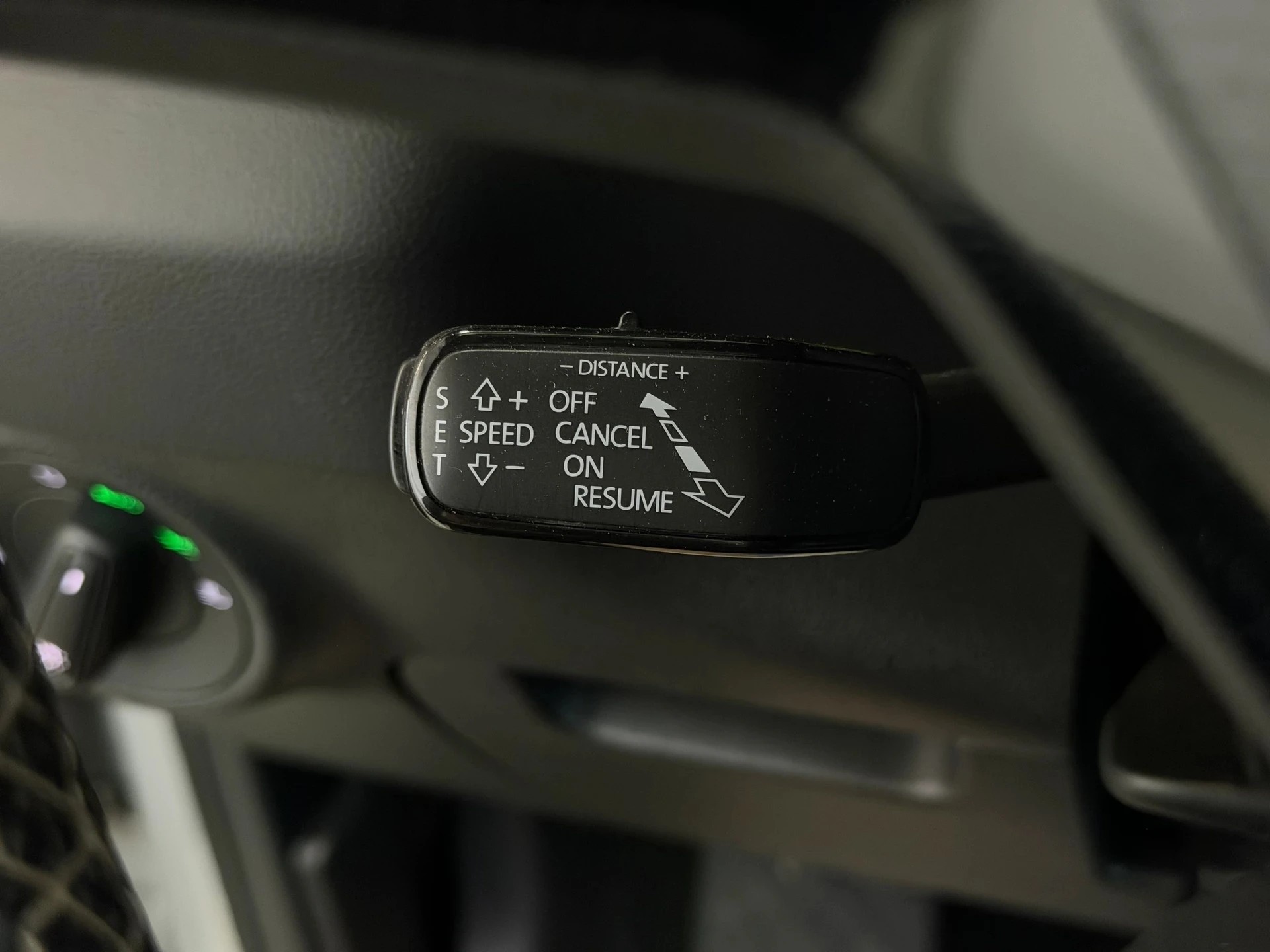 SKODA Karoq 2.0 TSI SportLine 4x4 DSG | CH-Auto | Aus 1-Hand | Frisch MFK | RF-Kamera-image-19
