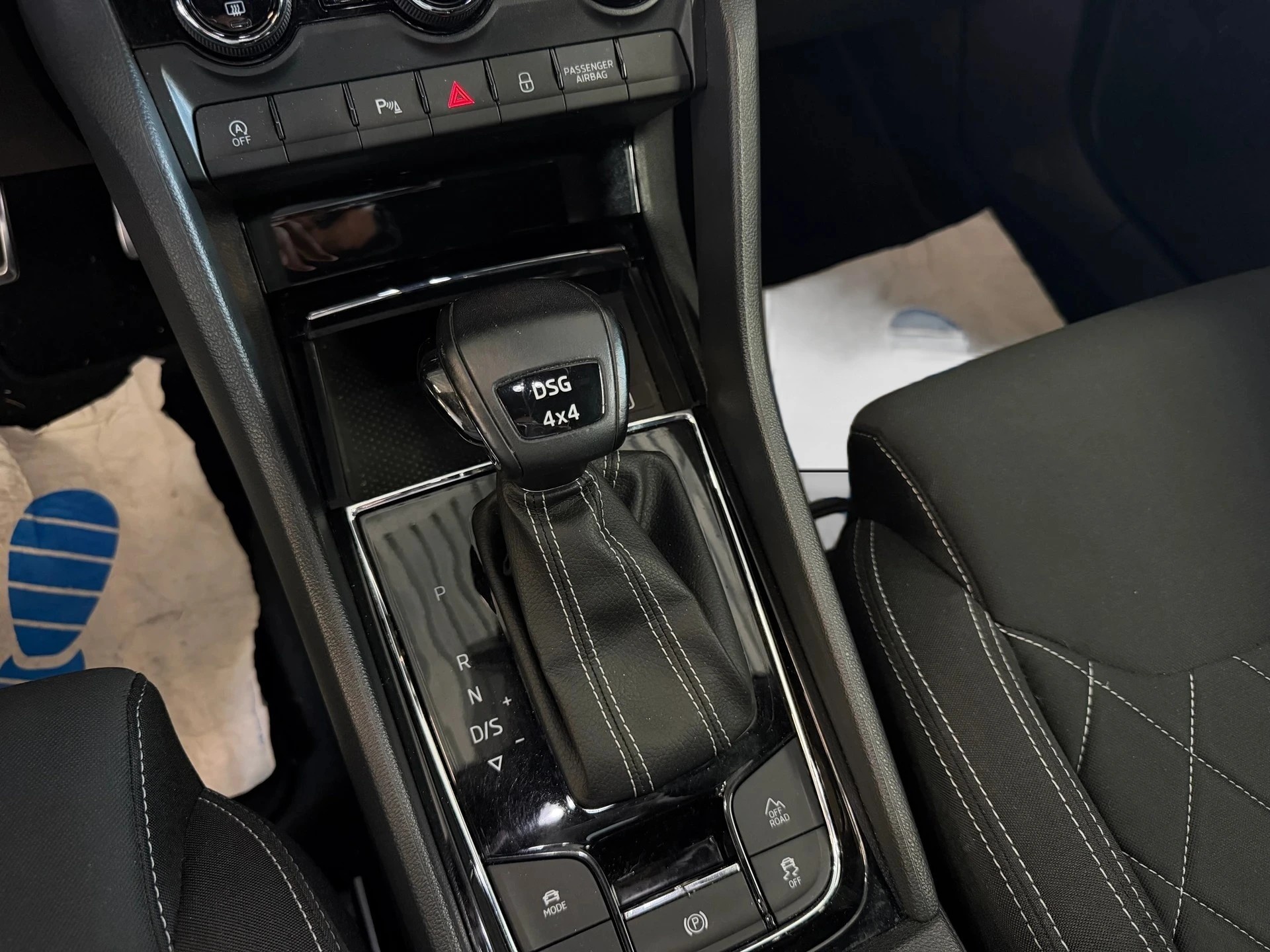 SKODA Karoq 2.0 TSI SportLine 4x4 DSG | CH-Auto | Aus 1-Hand | Frisch MFK | RF-Kamera-image-20