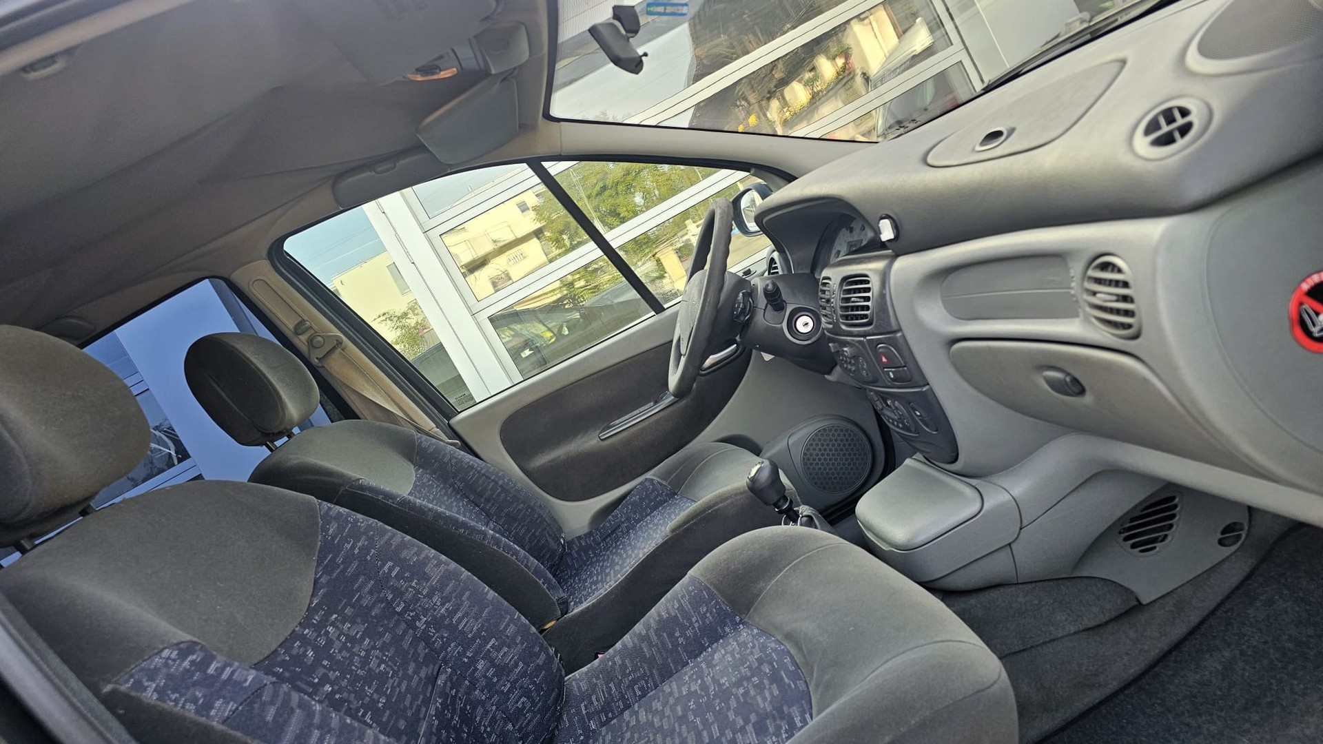 RENAULT Scénic 2.0 16V Expression-image-9