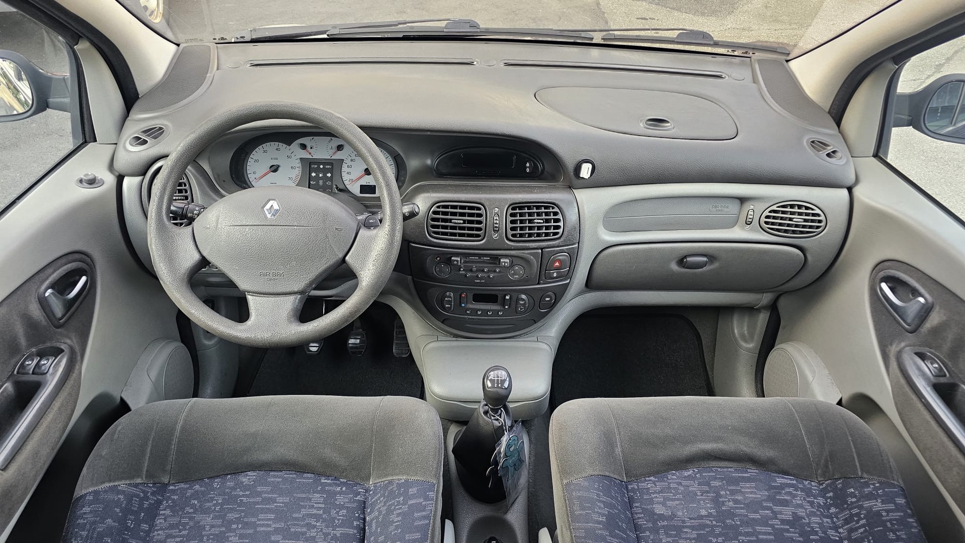 RENAULT Scénic 2.0 16V Expression-image-11