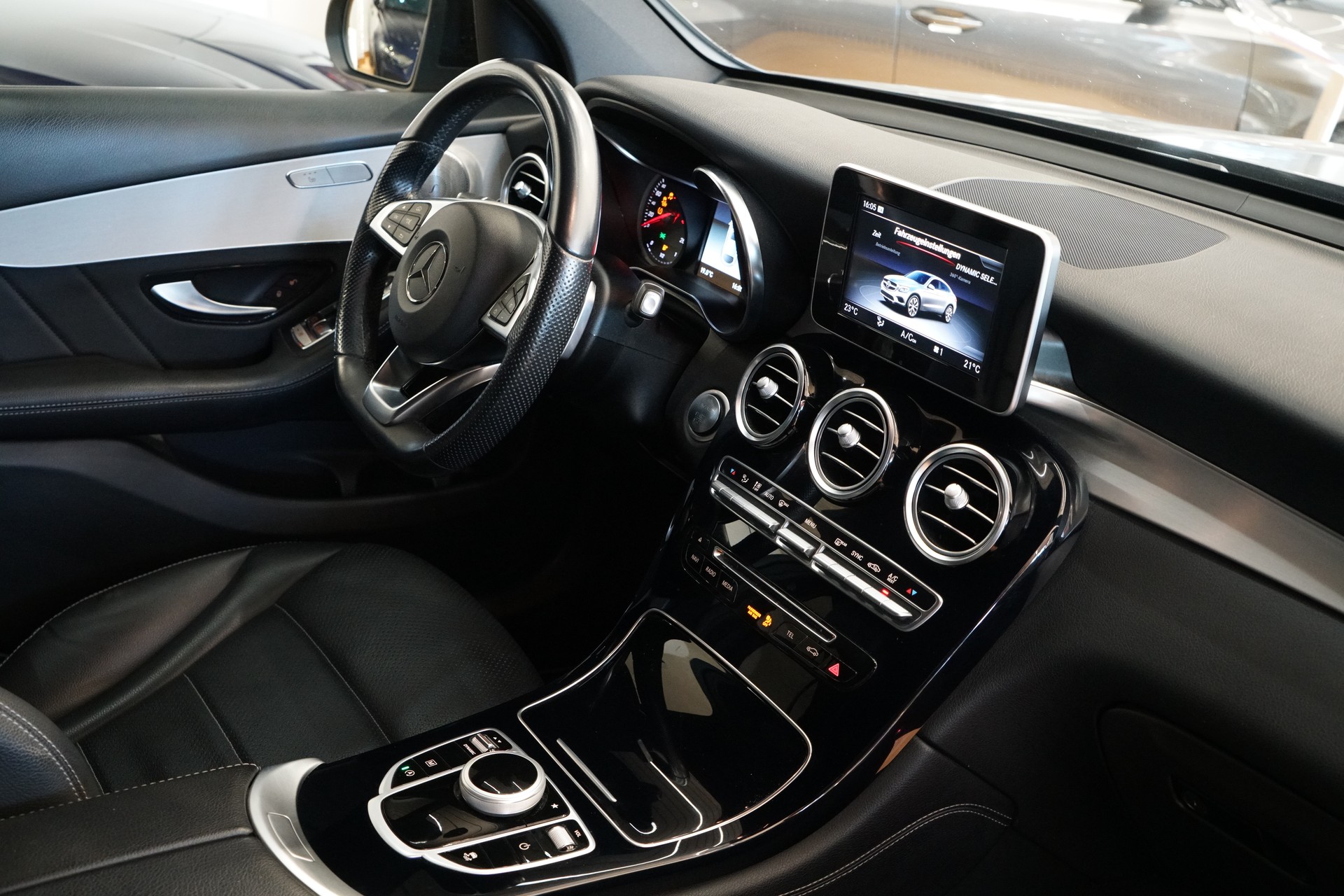 MERCEDES-BENZ GLC Coupé 250 AMG Line 4Matic 9G-Tronic-image-18