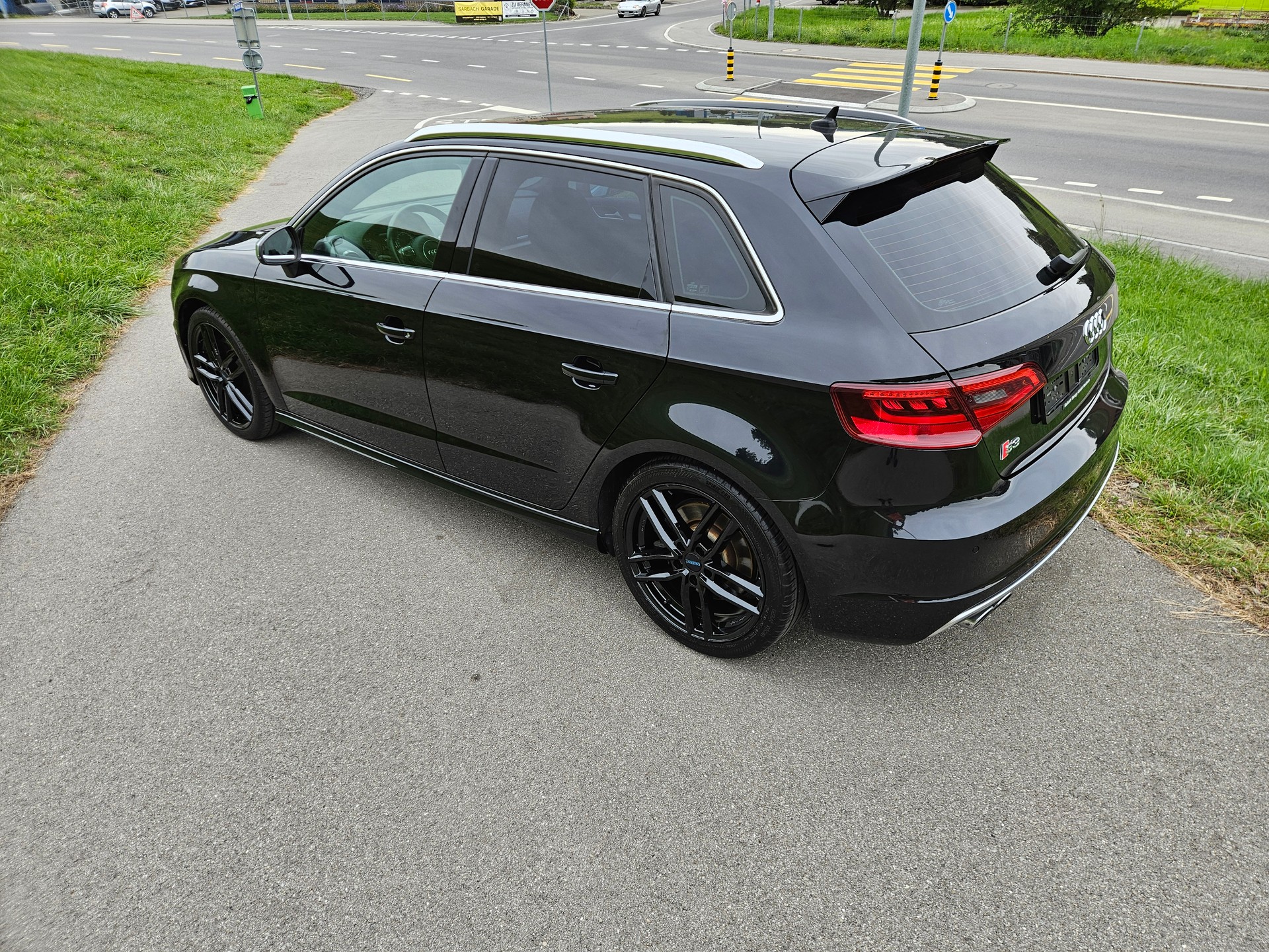 AUDI S3 Sportback 2.0 TFSI quattro-image-1
