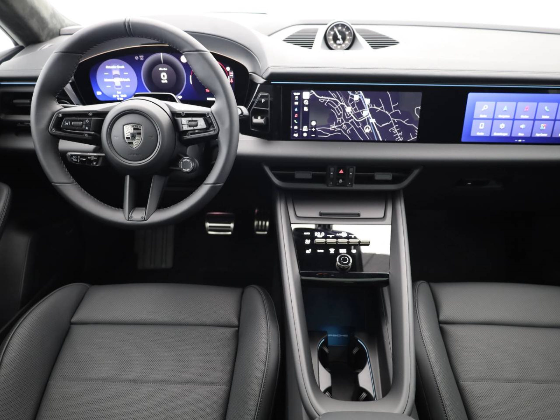PORSCHE Macan Turbo-image-10