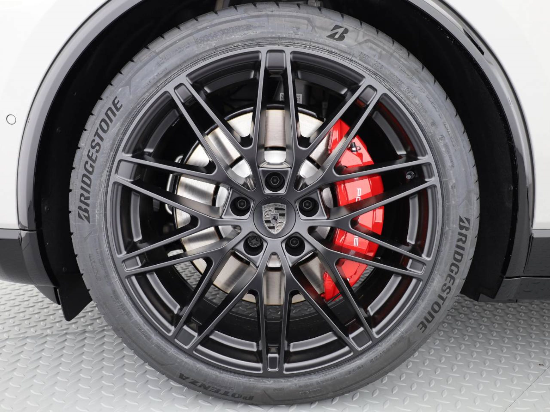 PORSCHE Macan Turbo-image-8