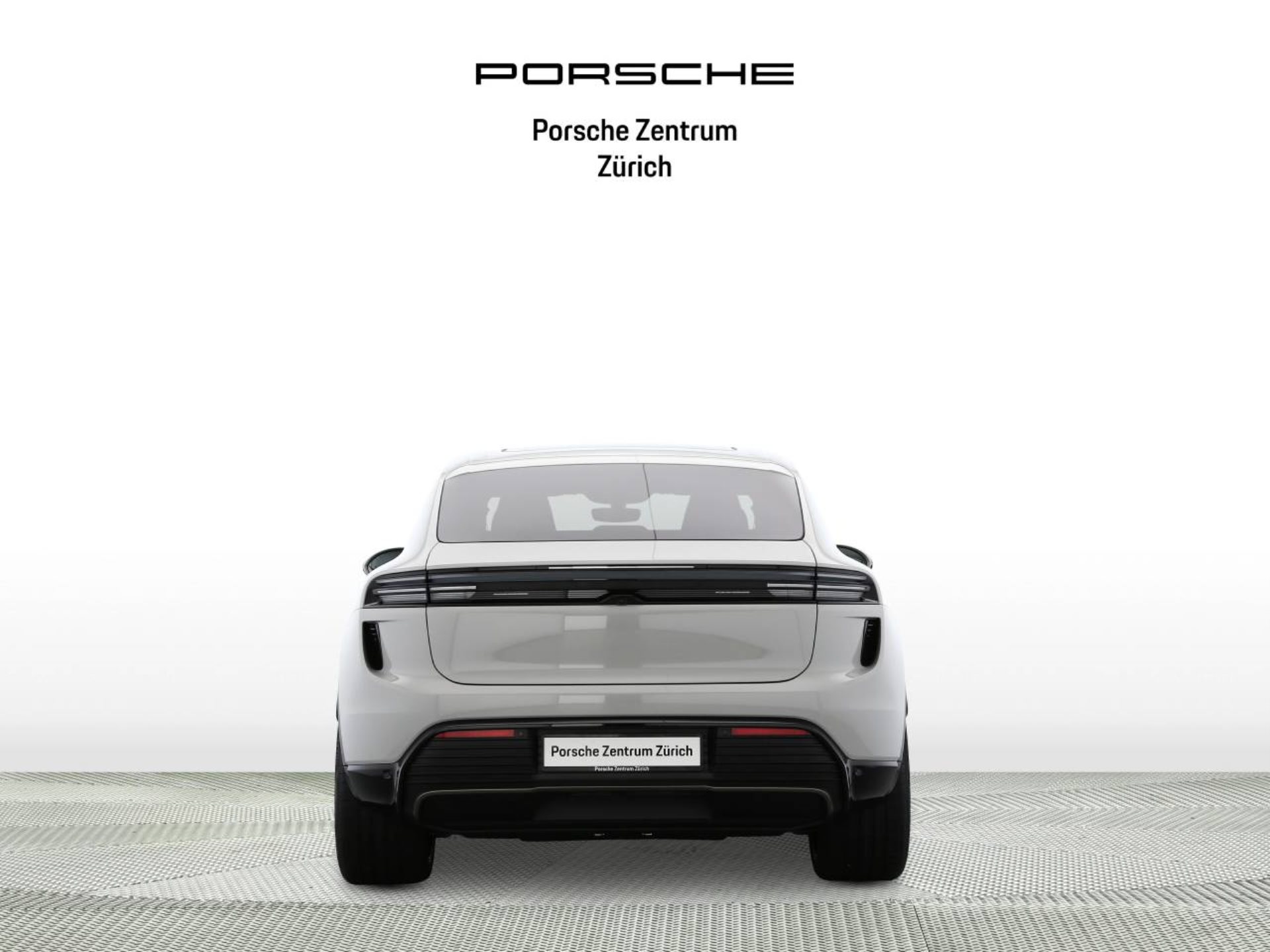PORSCHE Macan Turbo-image-6