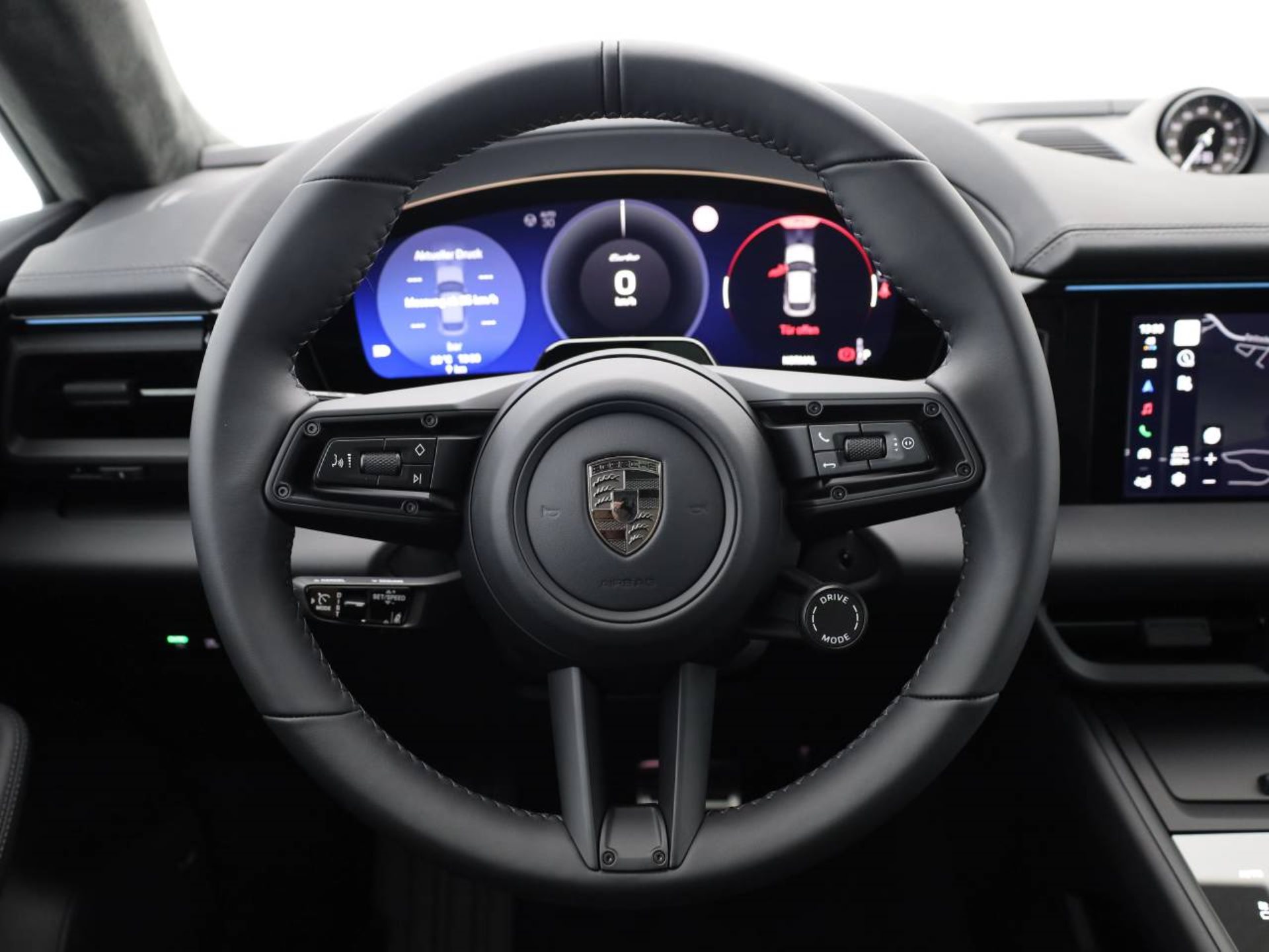 PORSCHE Macan Turbo-image-4