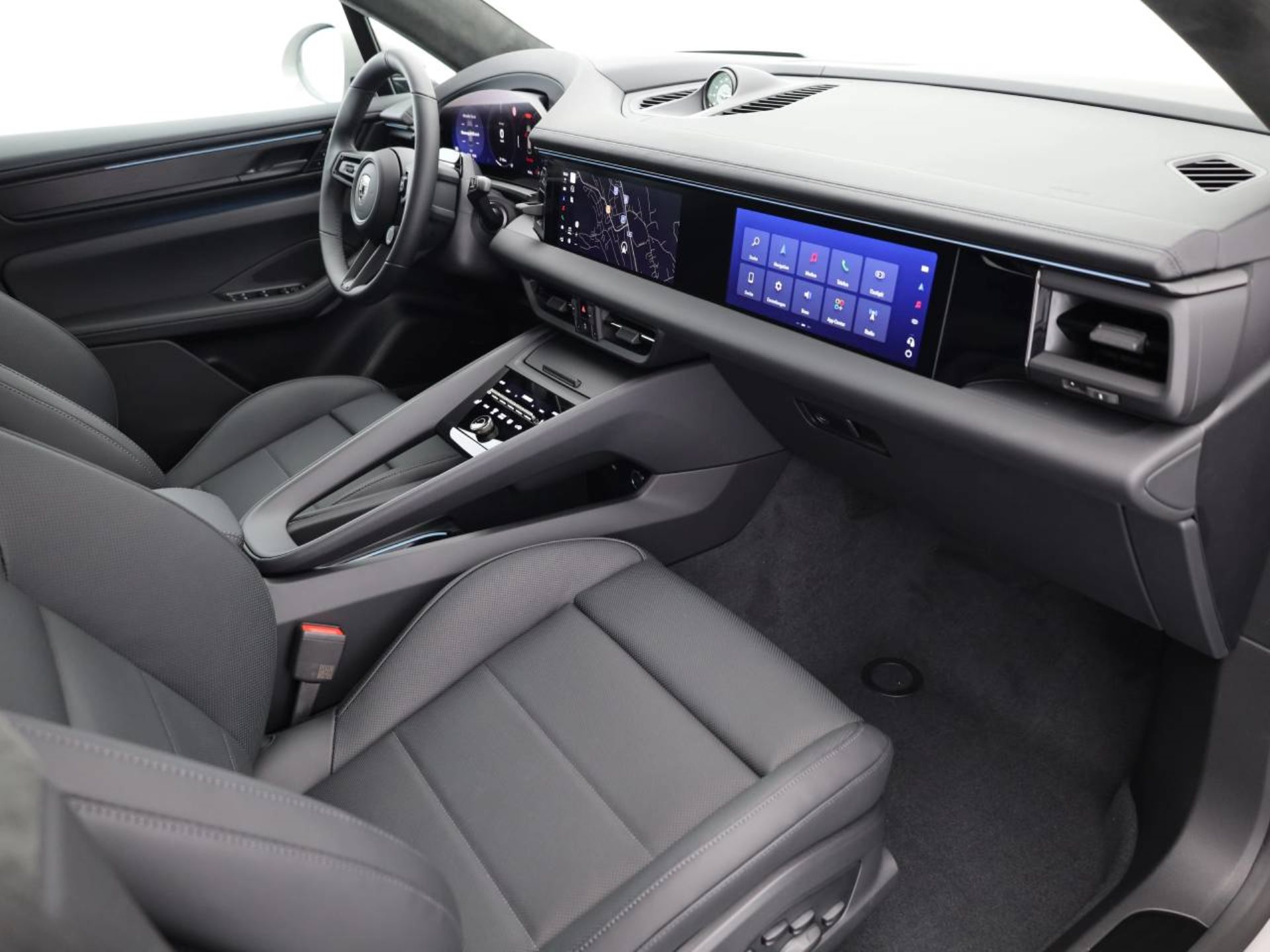 PORSCHE Macan Turbo-image-12