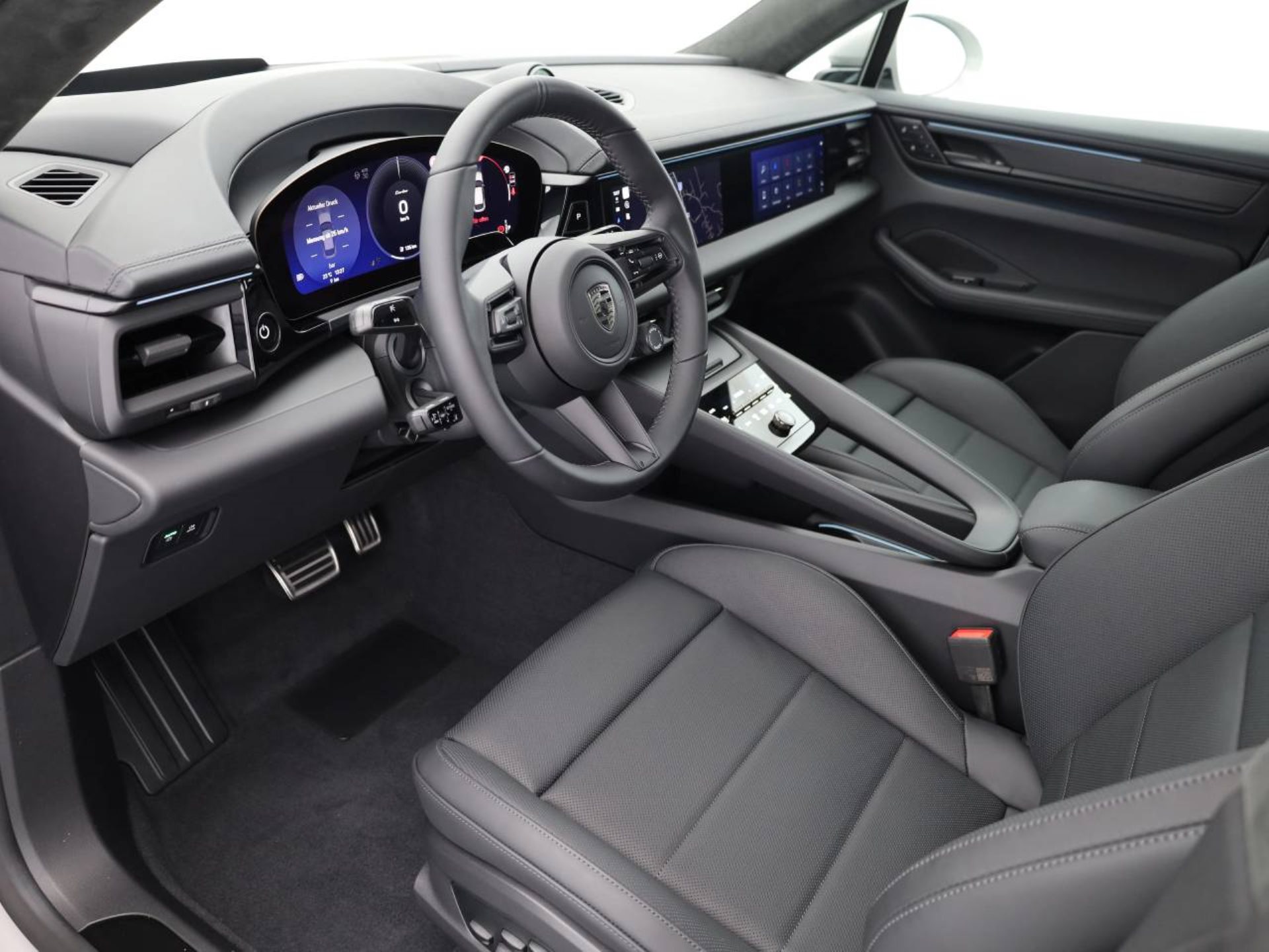PORSCHE Macan Turbo-image-11