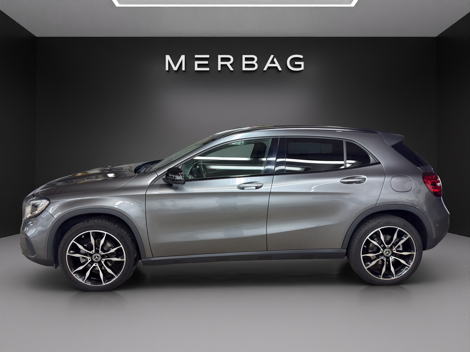 MERCEDES-BENZ GLA 200 d Urban 4Matic-image-1